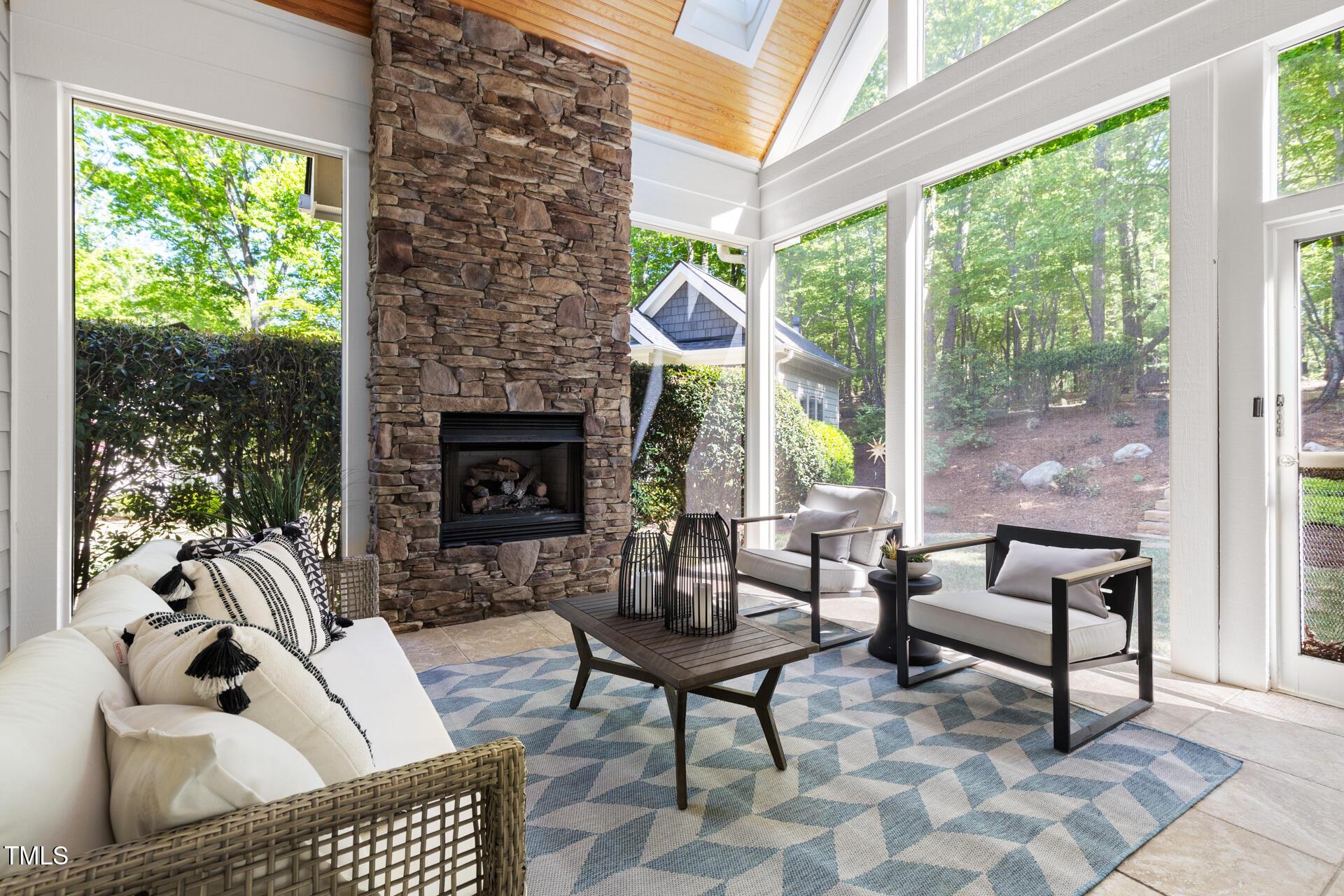 3513 Forest Oaks Drive