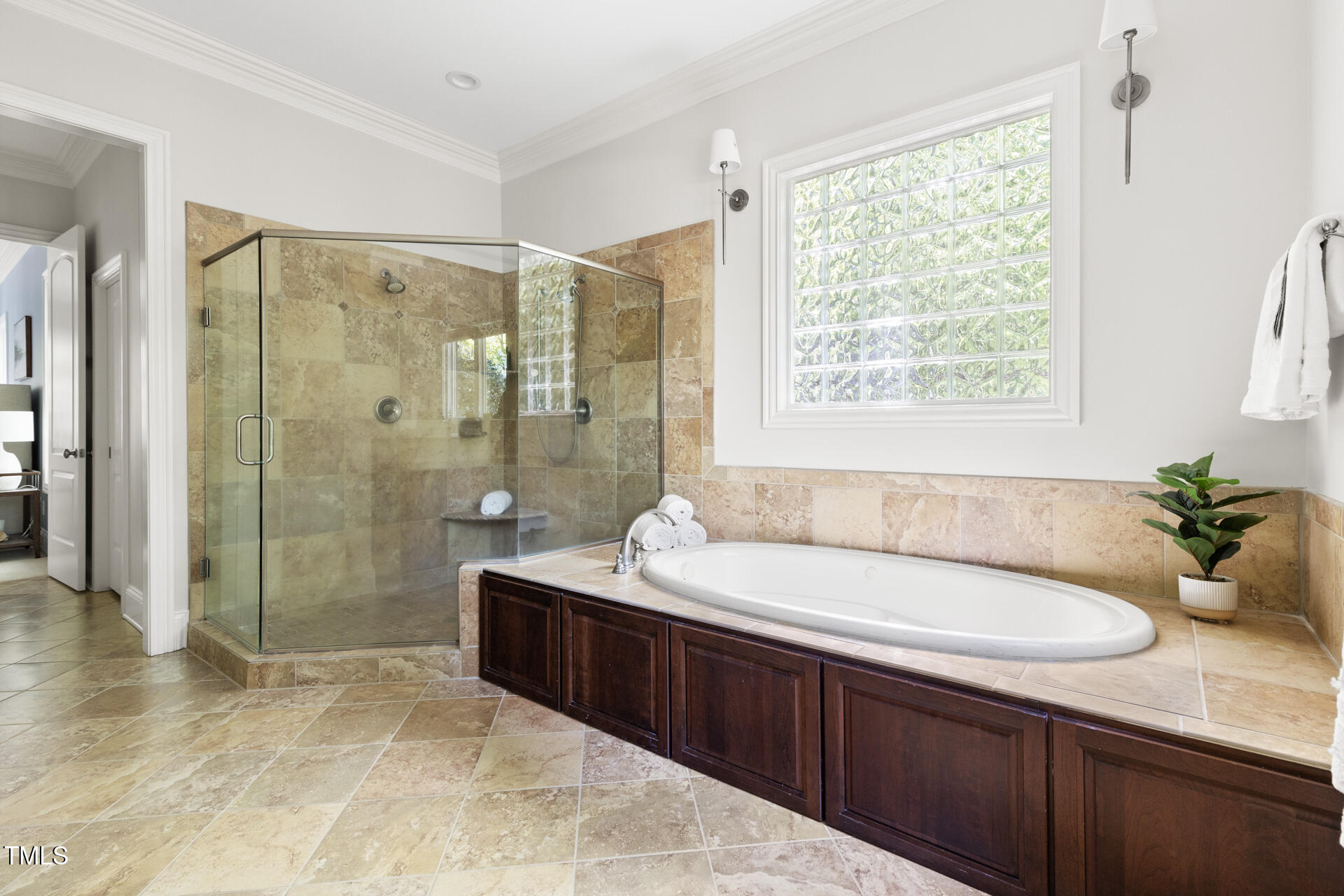 3513 Forest Oaks Drive