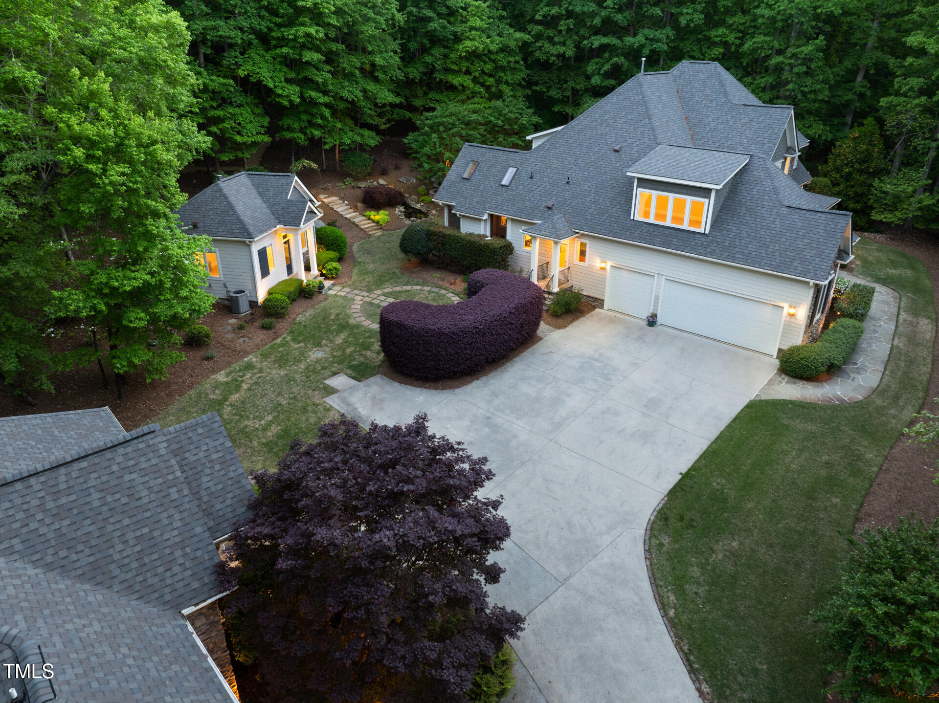 3513 Forest Oaks Drive