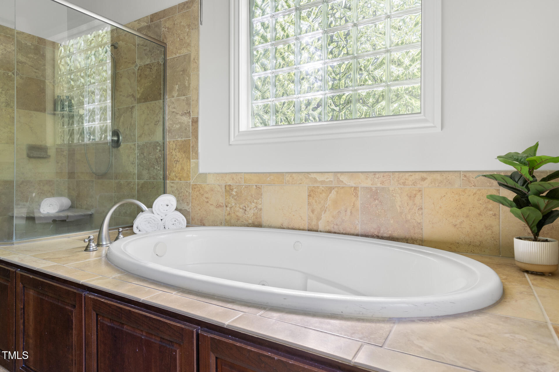 3513 Forest Oaks Drive