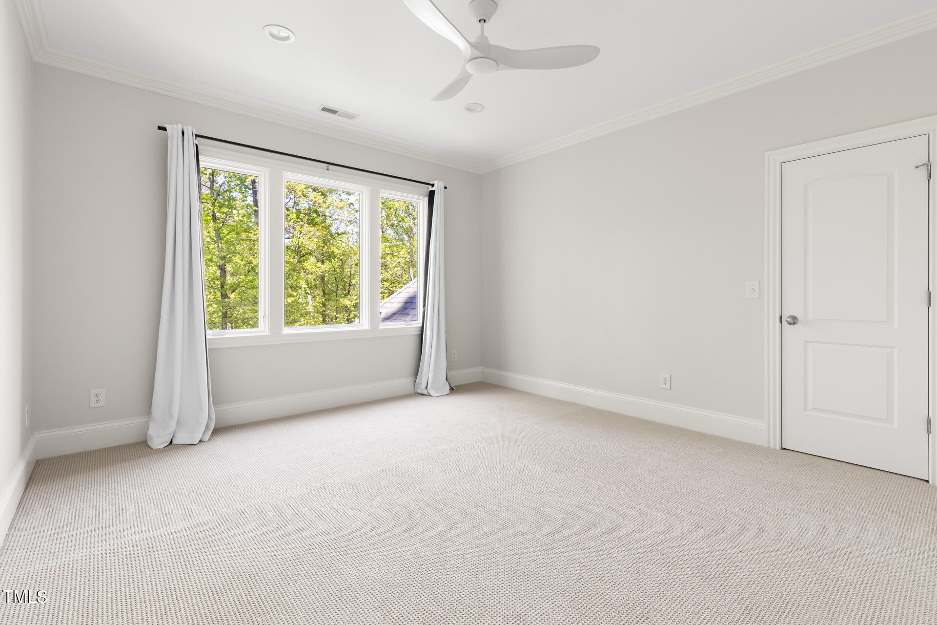 3513 Forest Oaks Drive