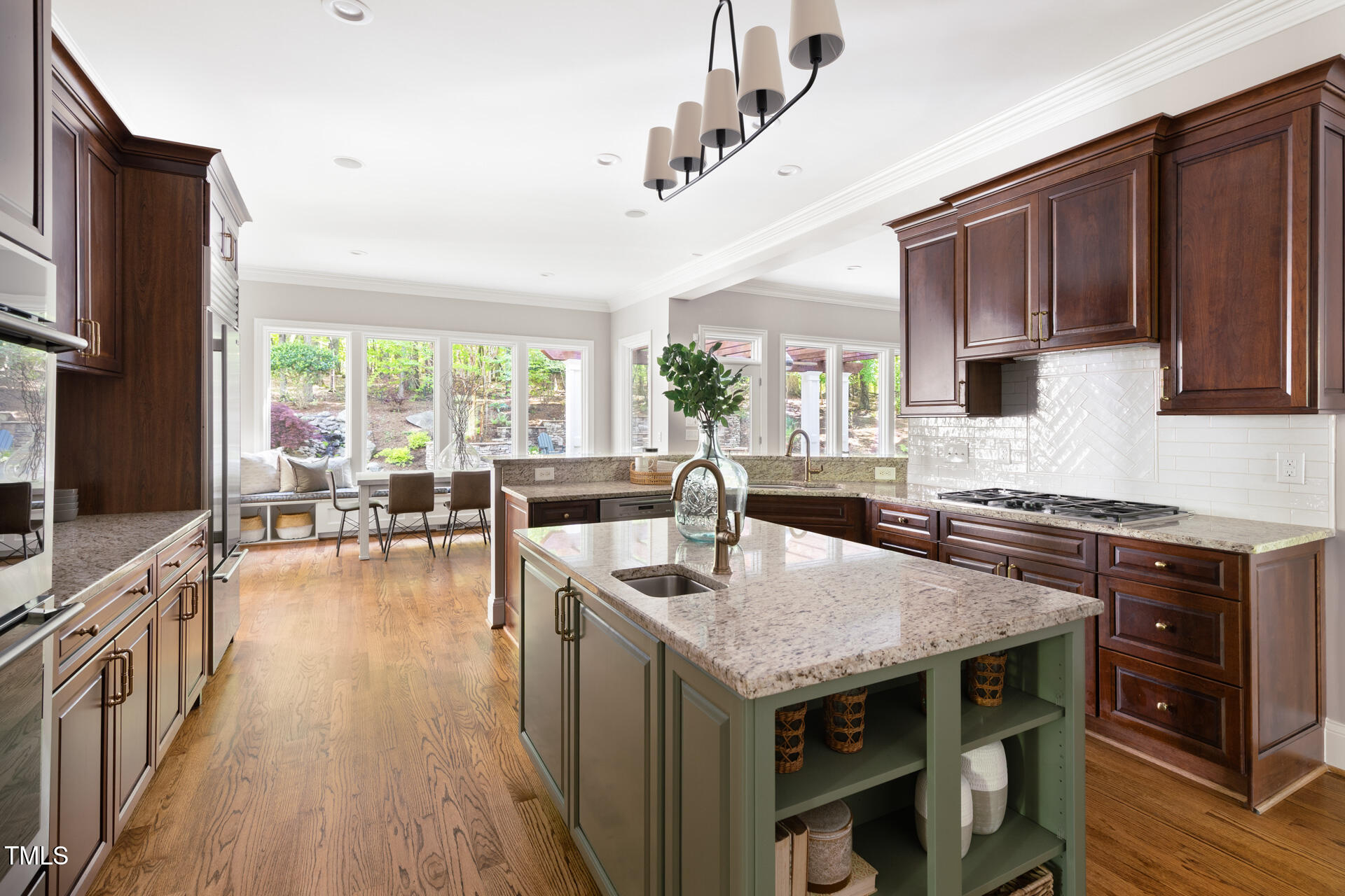 3513 Forest Oaks Drive