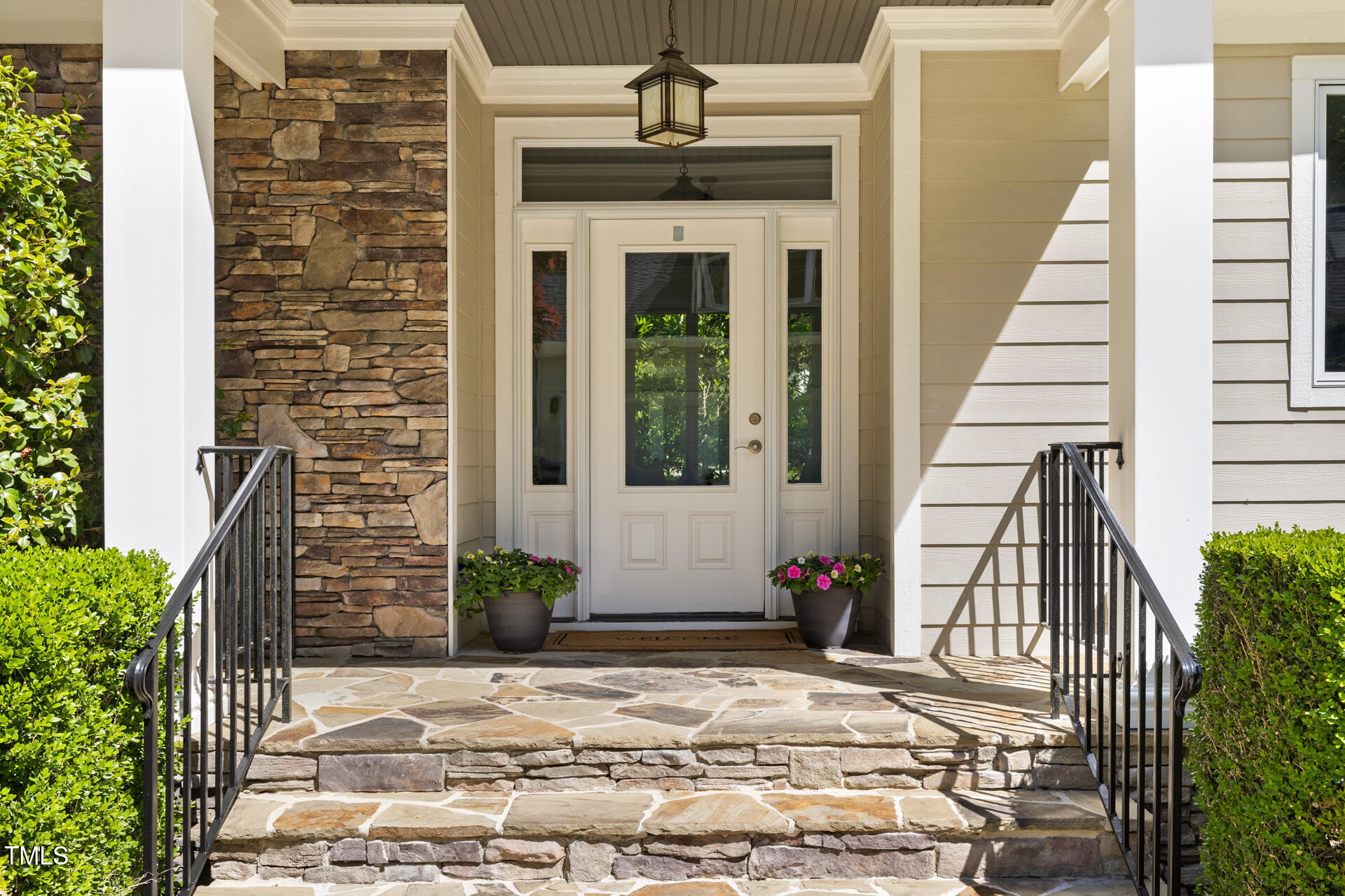 3513 Forest Oaks Drive