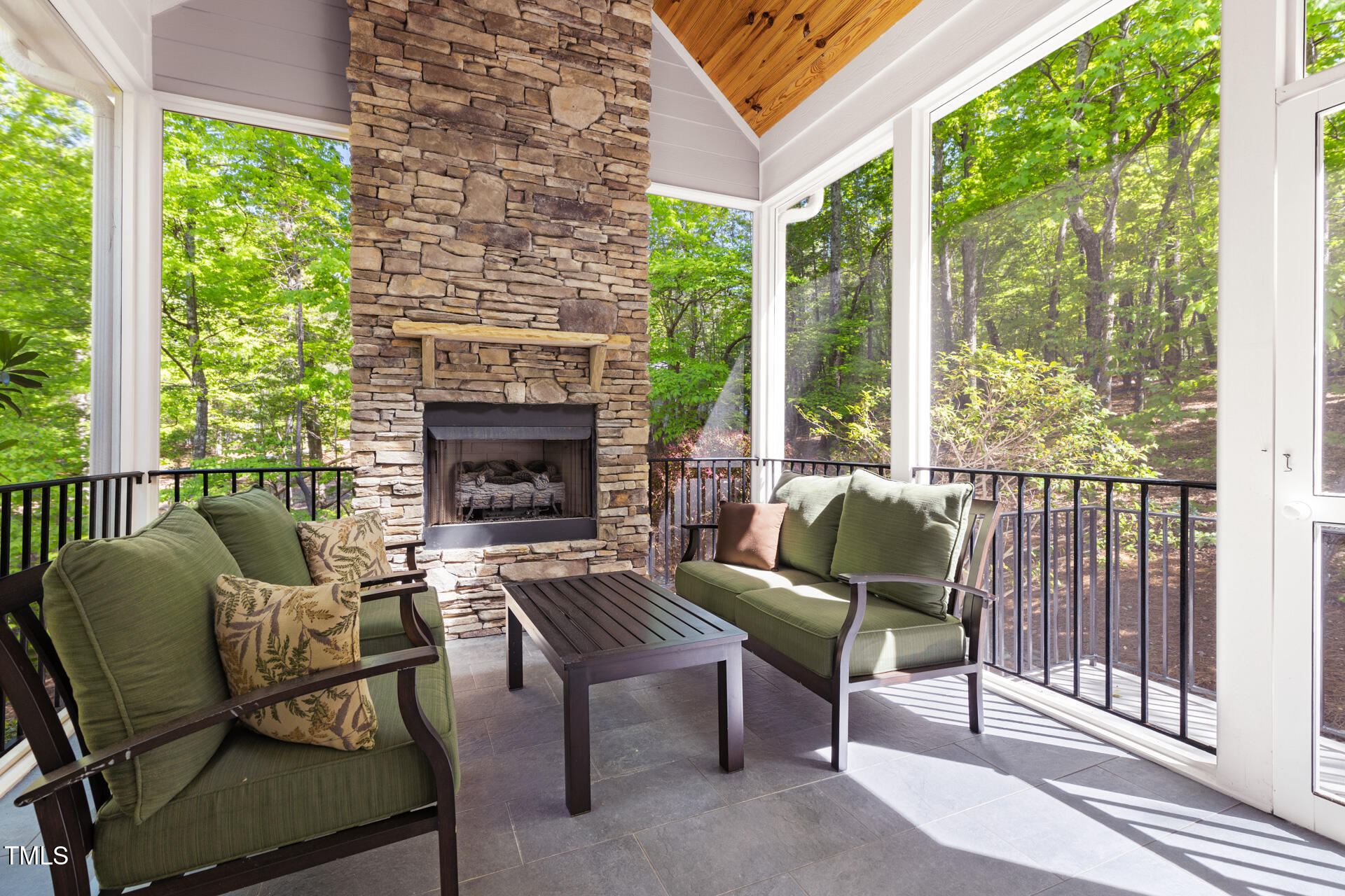 3513 Forest Oaks Drive