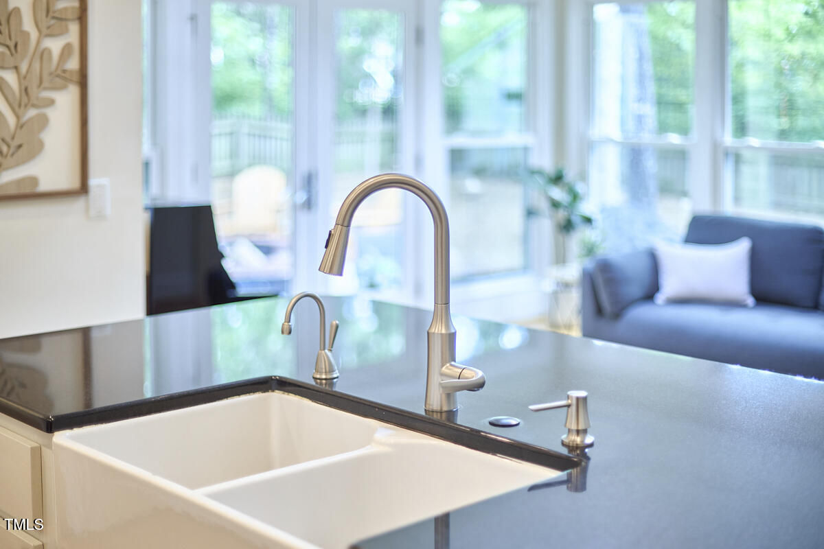 1203 Queensbury Circle