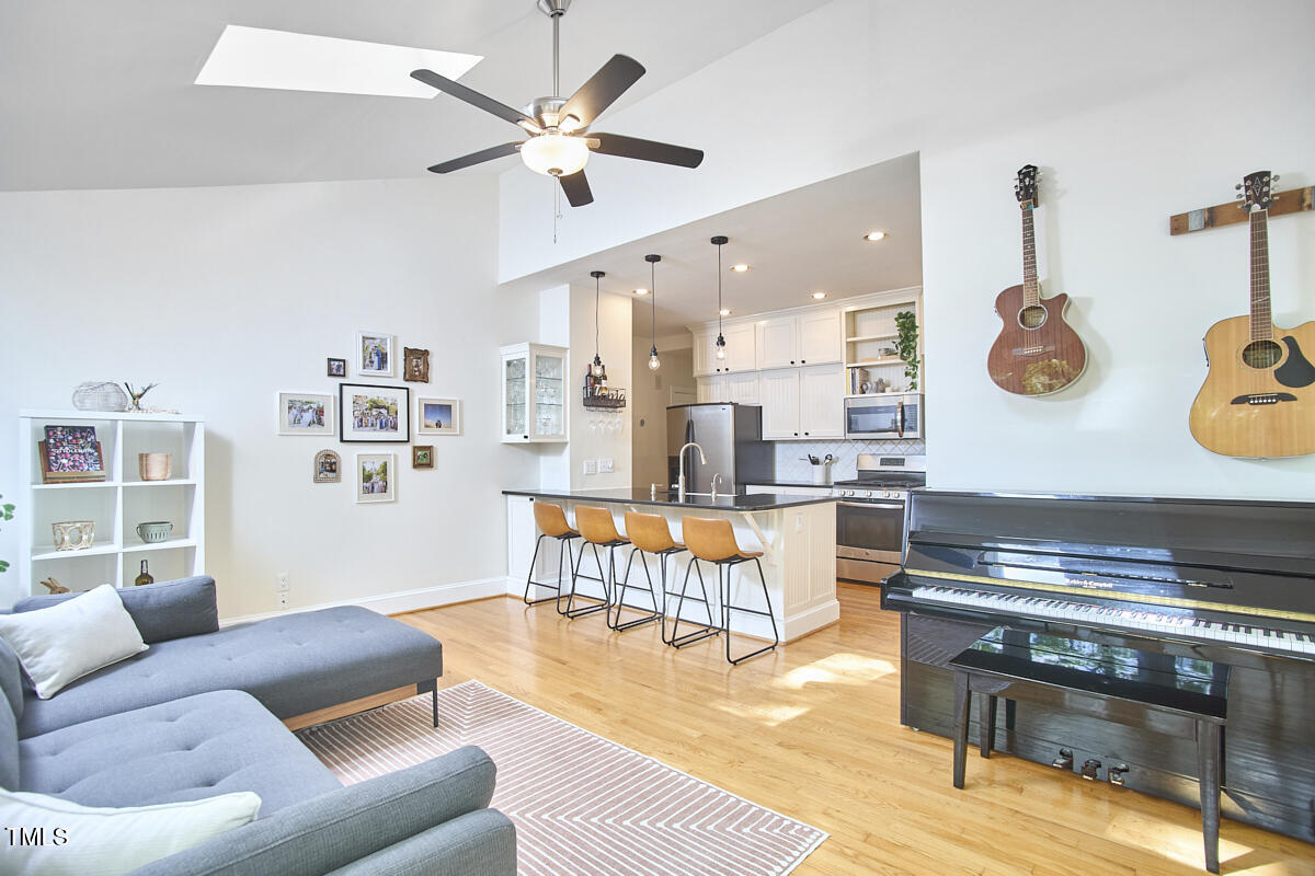 1203 Queensbury Circle