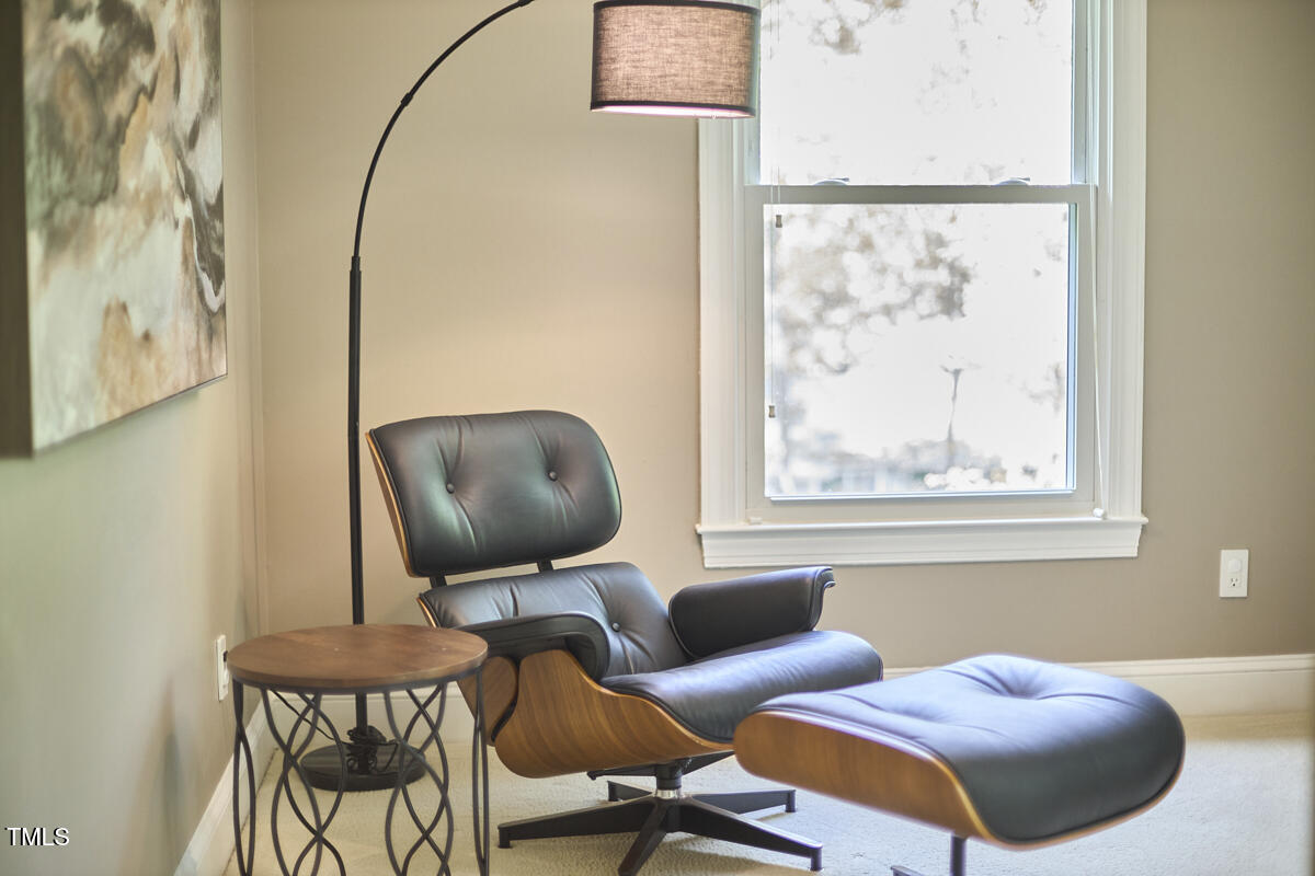 1203 Queensbury Circle