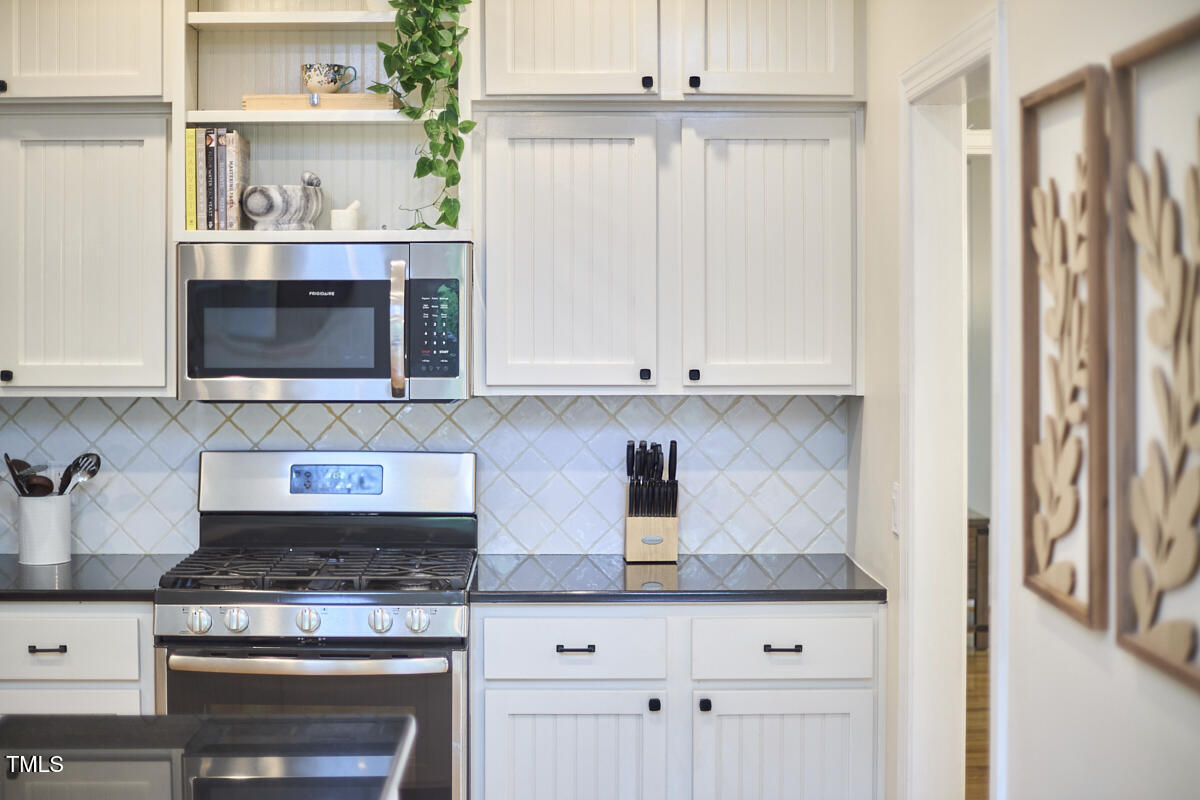 1203 Queensbury Circle