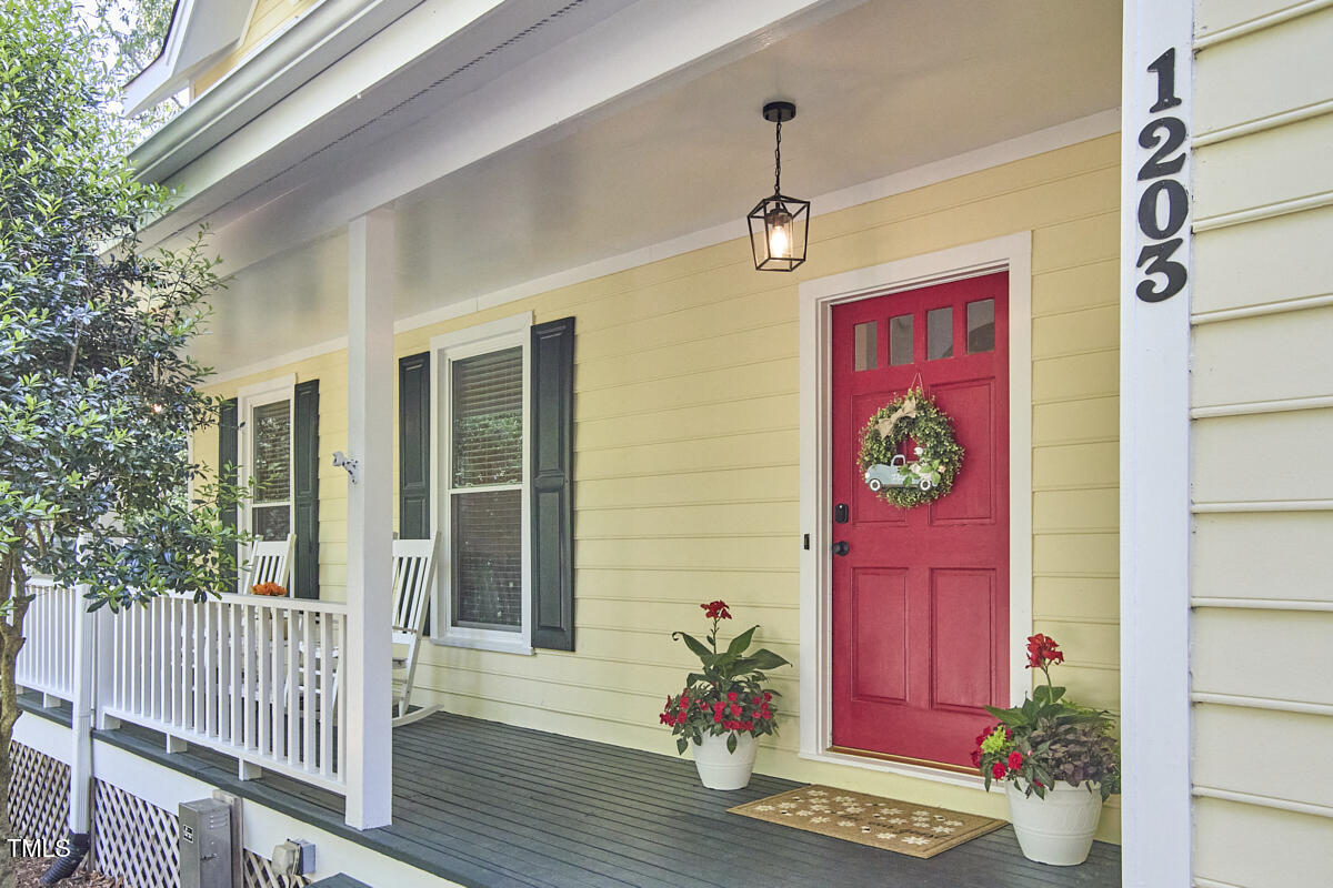 1203 Queensbury Circle