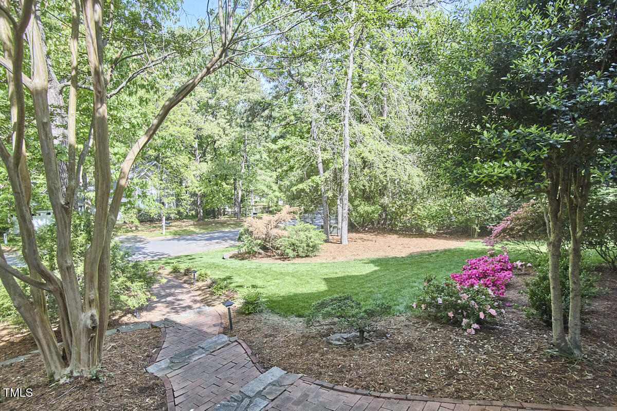 1203 Queensbury Circle