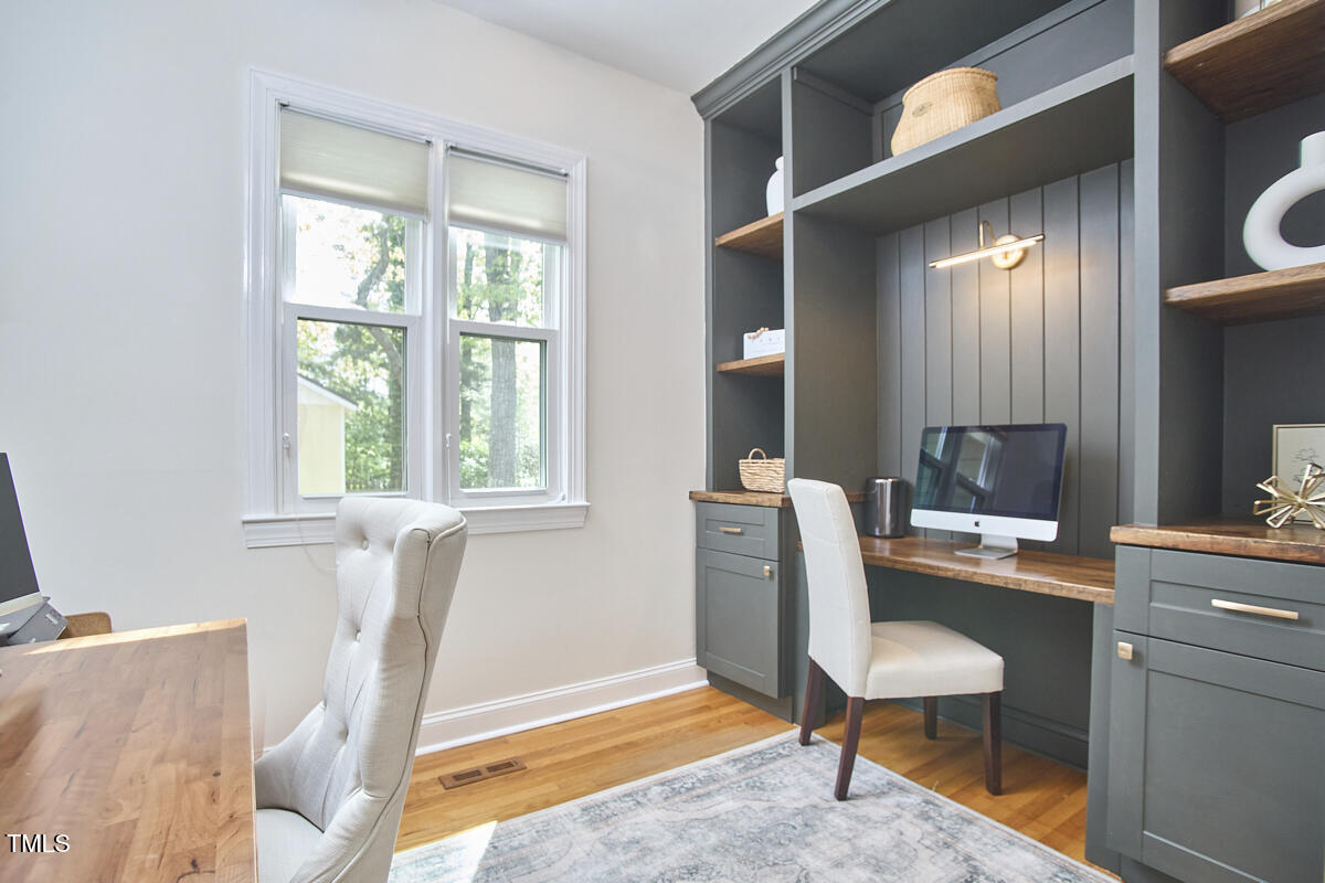 1203 Queensbury Circle