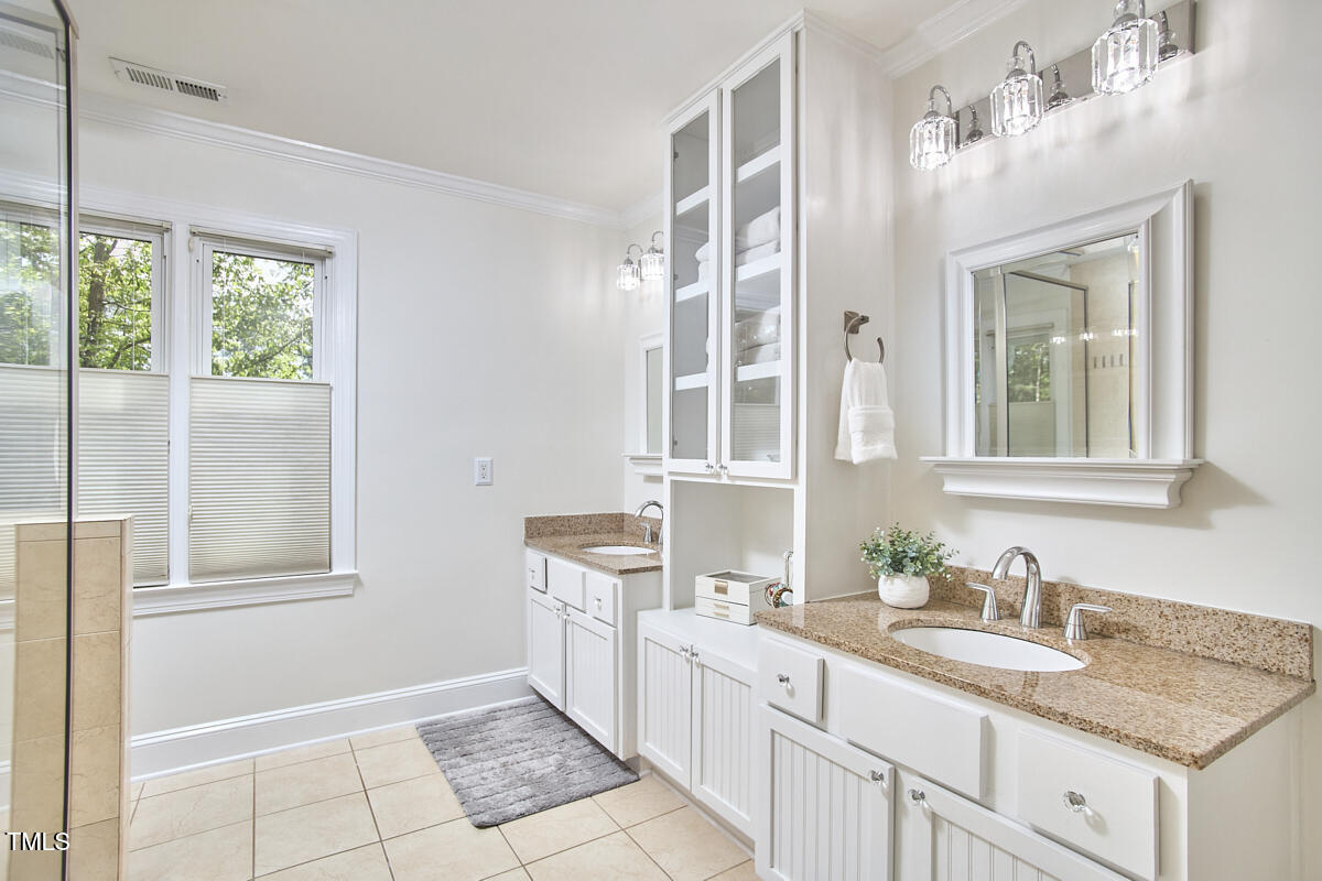 1203 Queensbury Circle