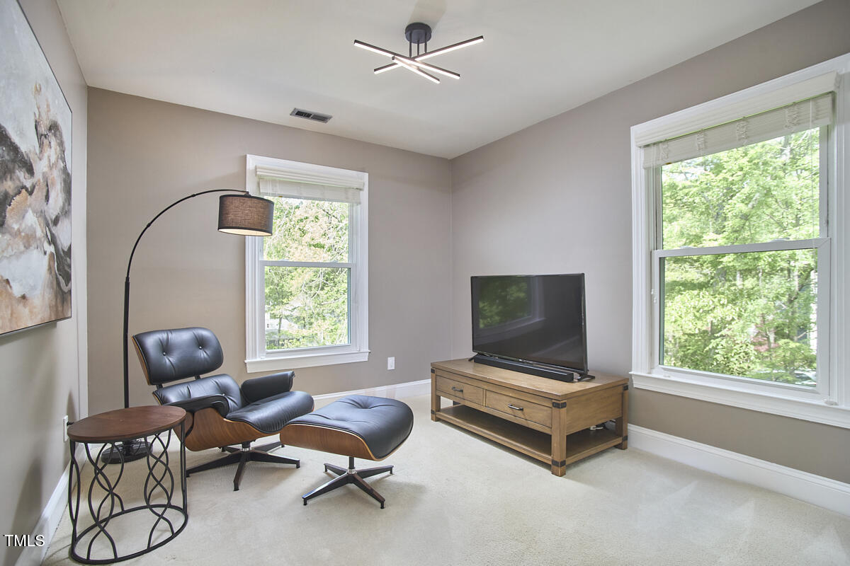 1203 Queensbury Circle