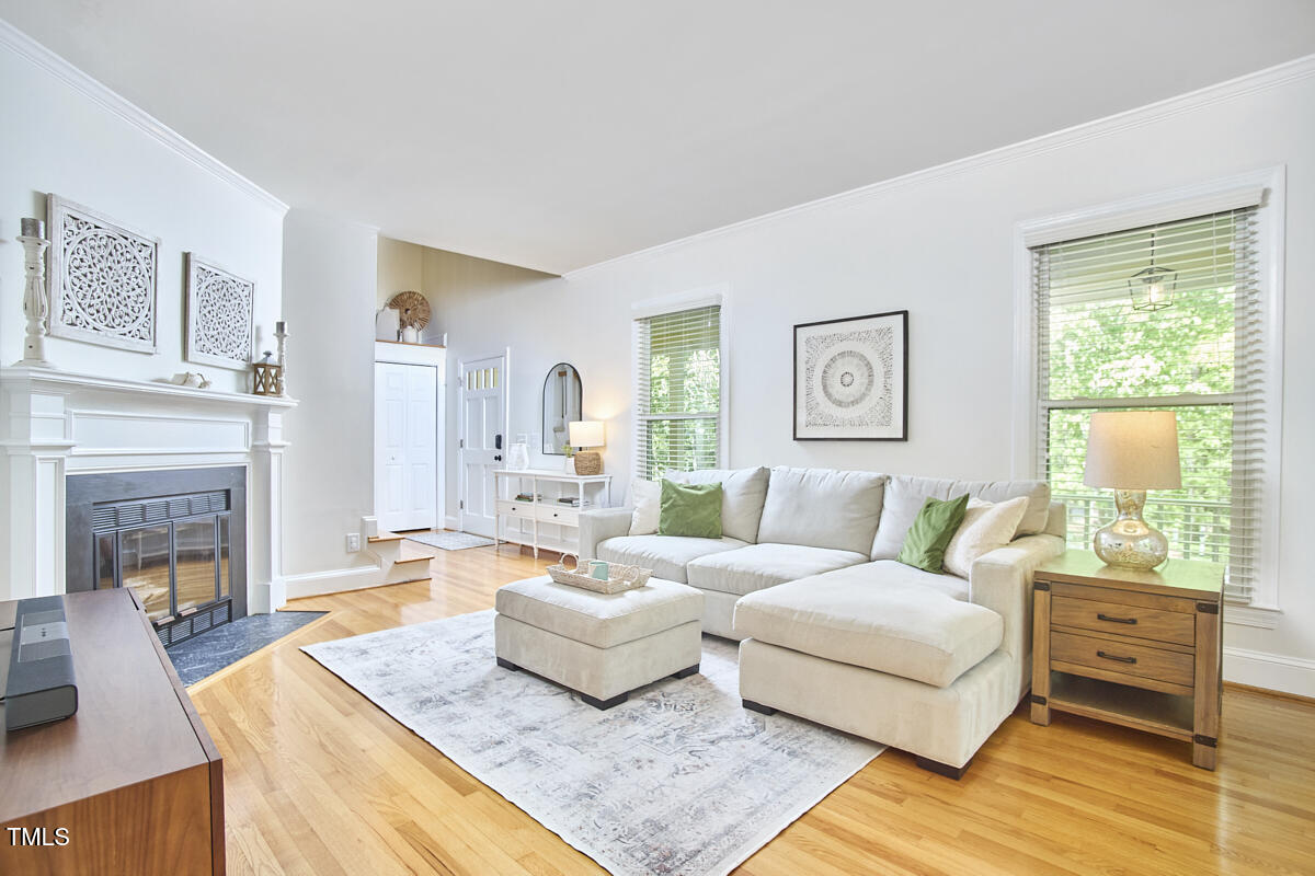 1203 Queensbury Circle