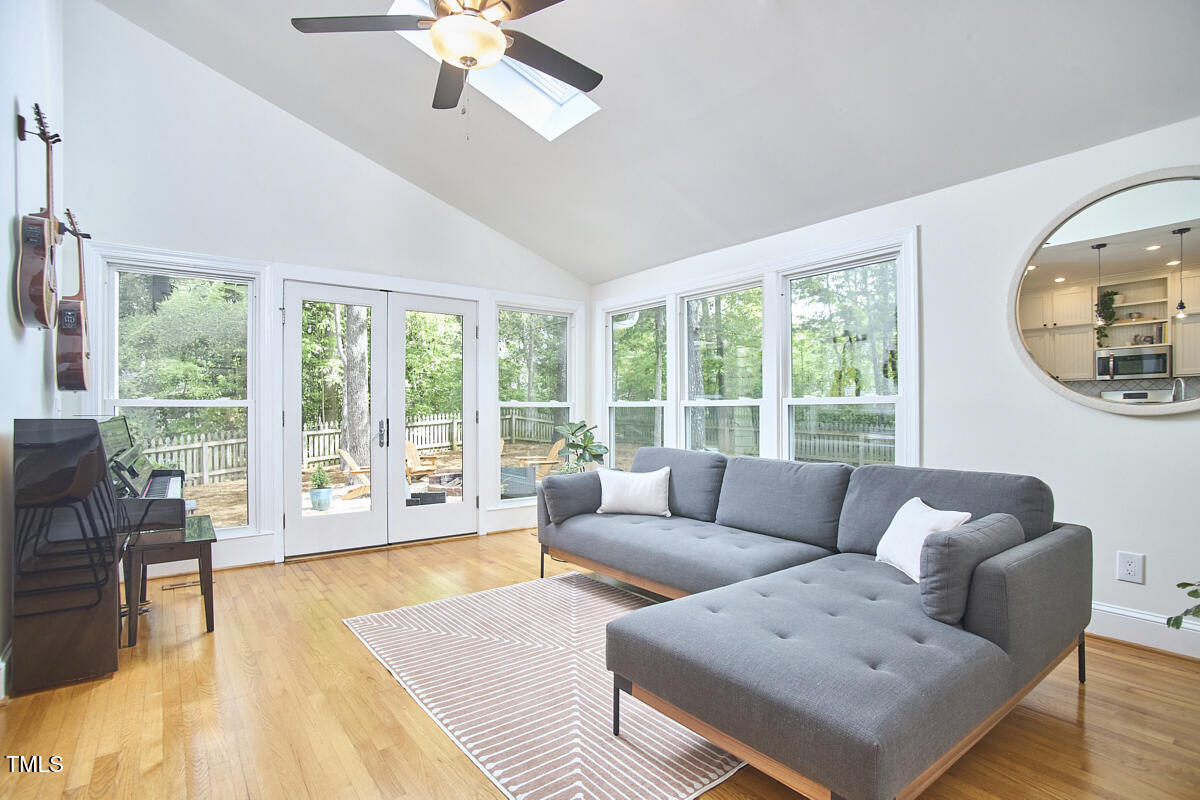 1203 Queensbury Circle