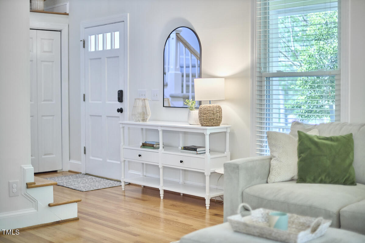 1203 Queensbury Circle