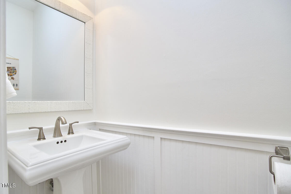 1203 Queensbury Circle