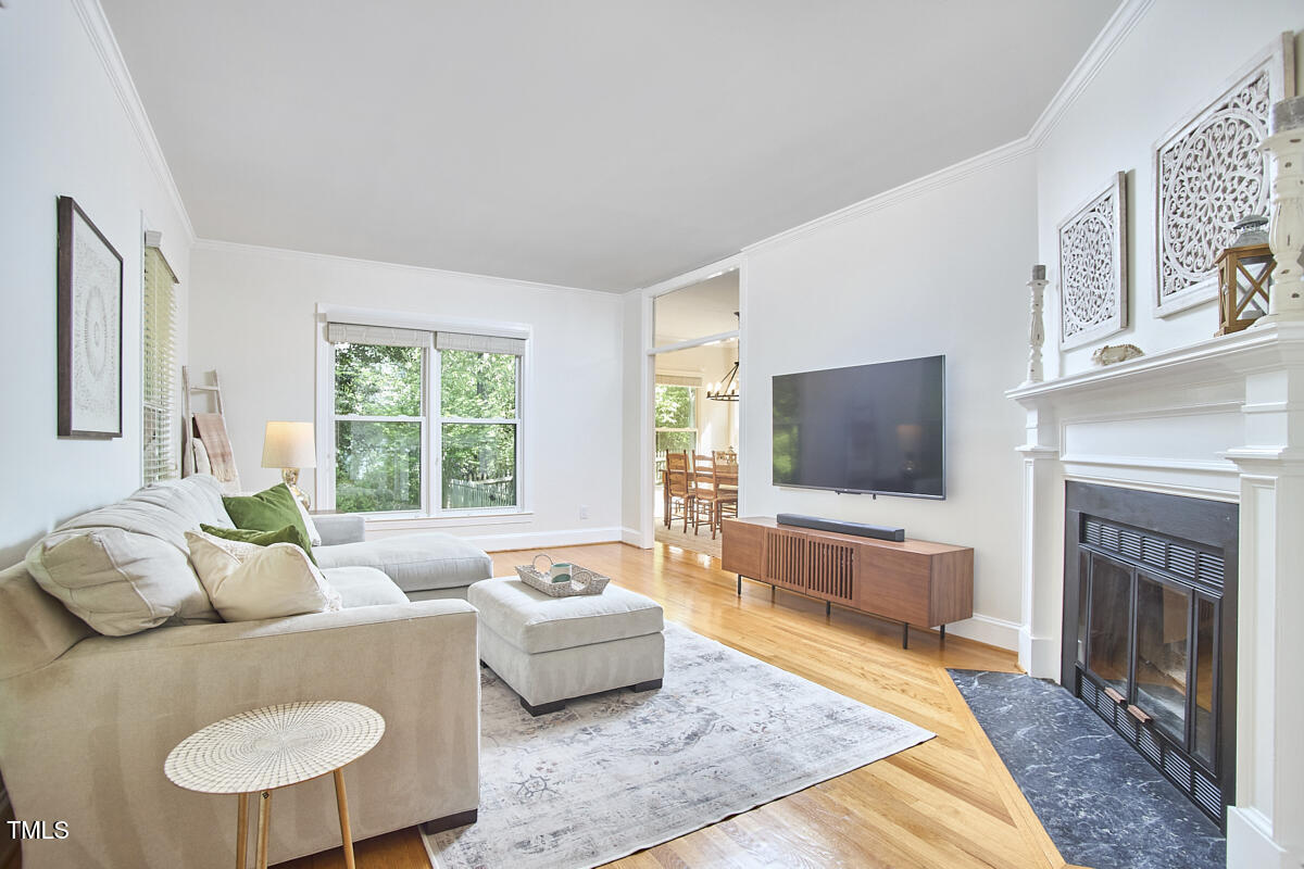 1203 Queensbury Circle