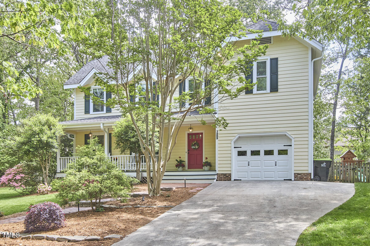 1203 Queensbury Circle