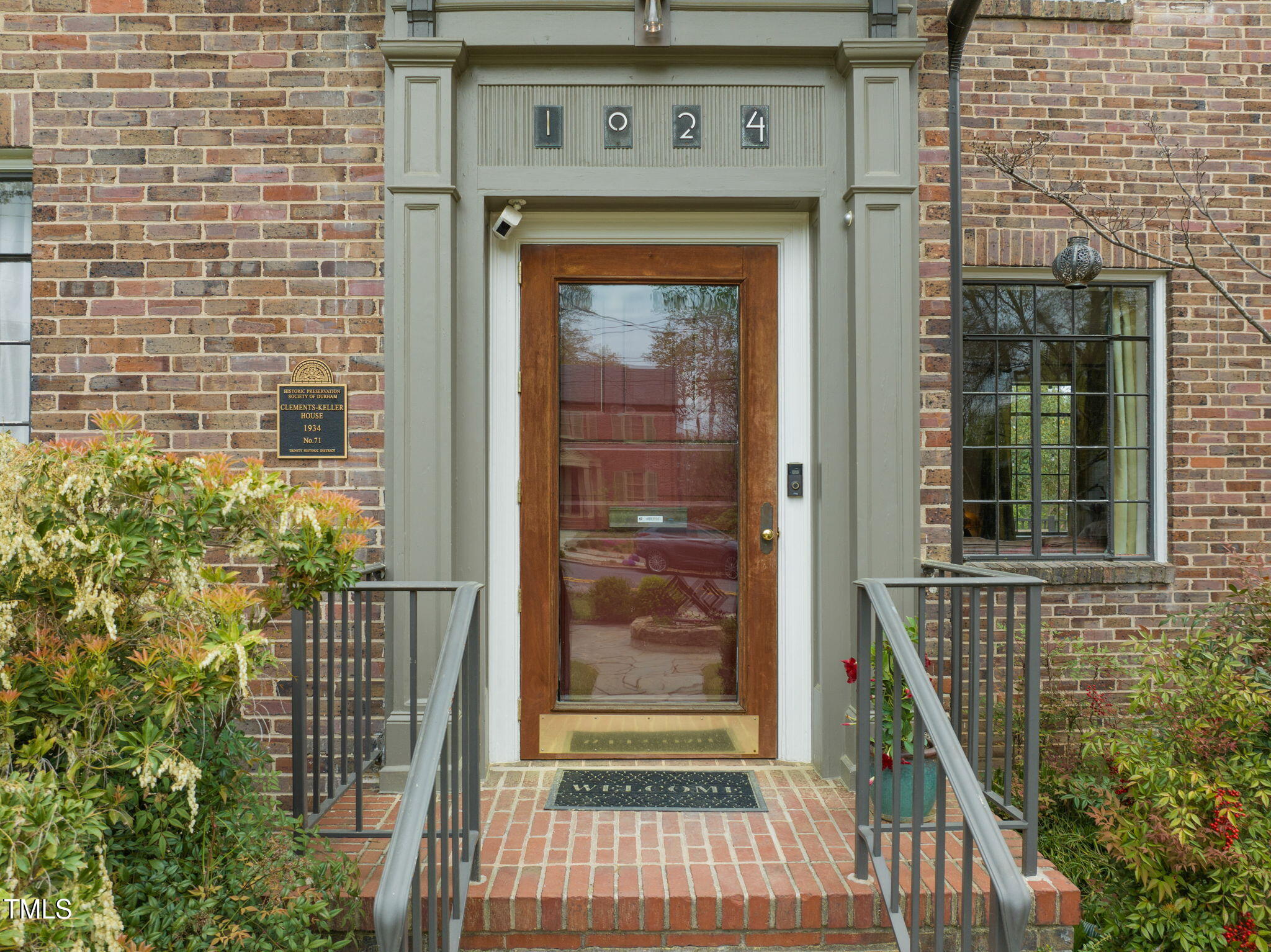 1024 W Markham Avenue