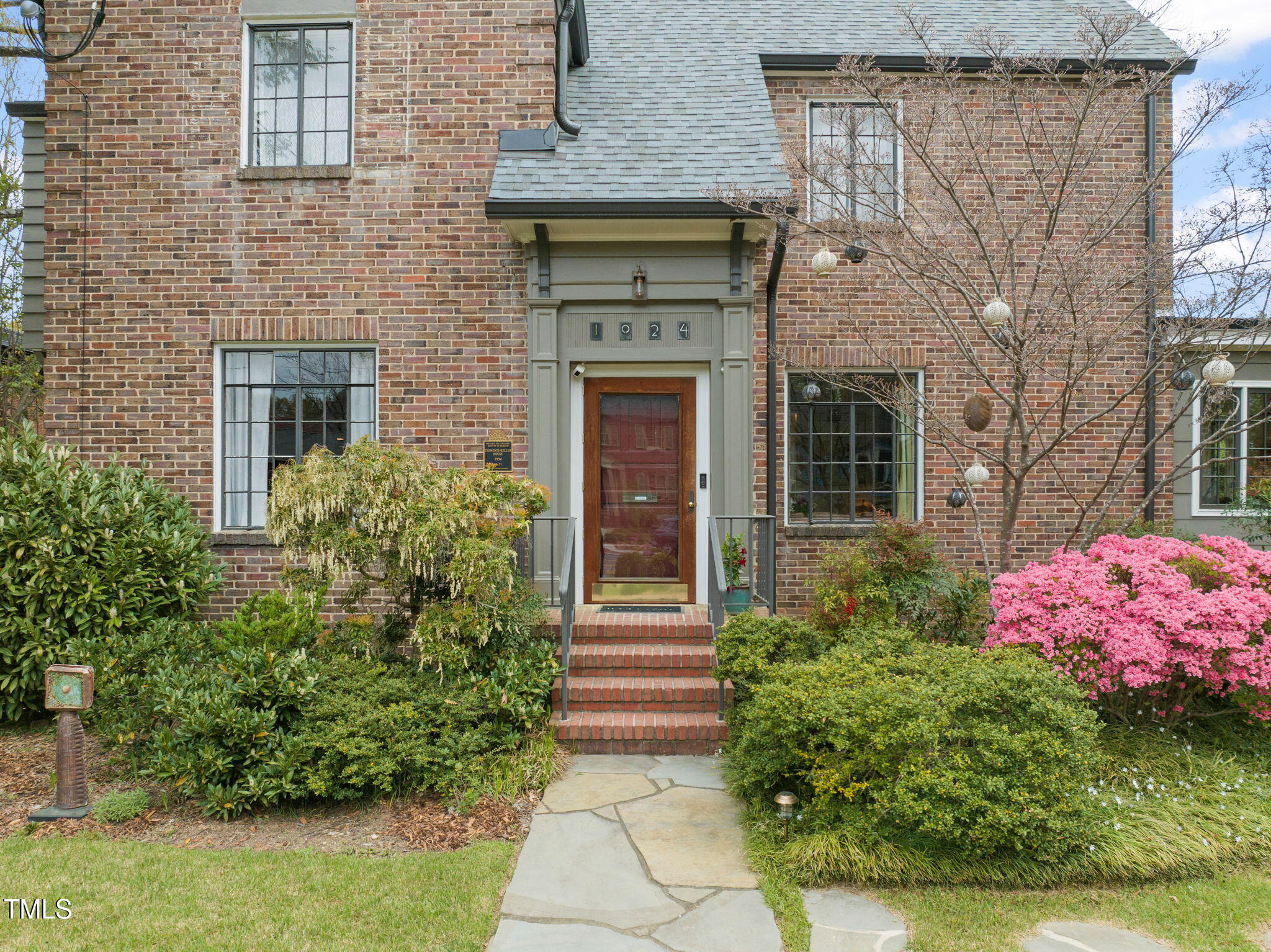 1024 W Markham Avenue