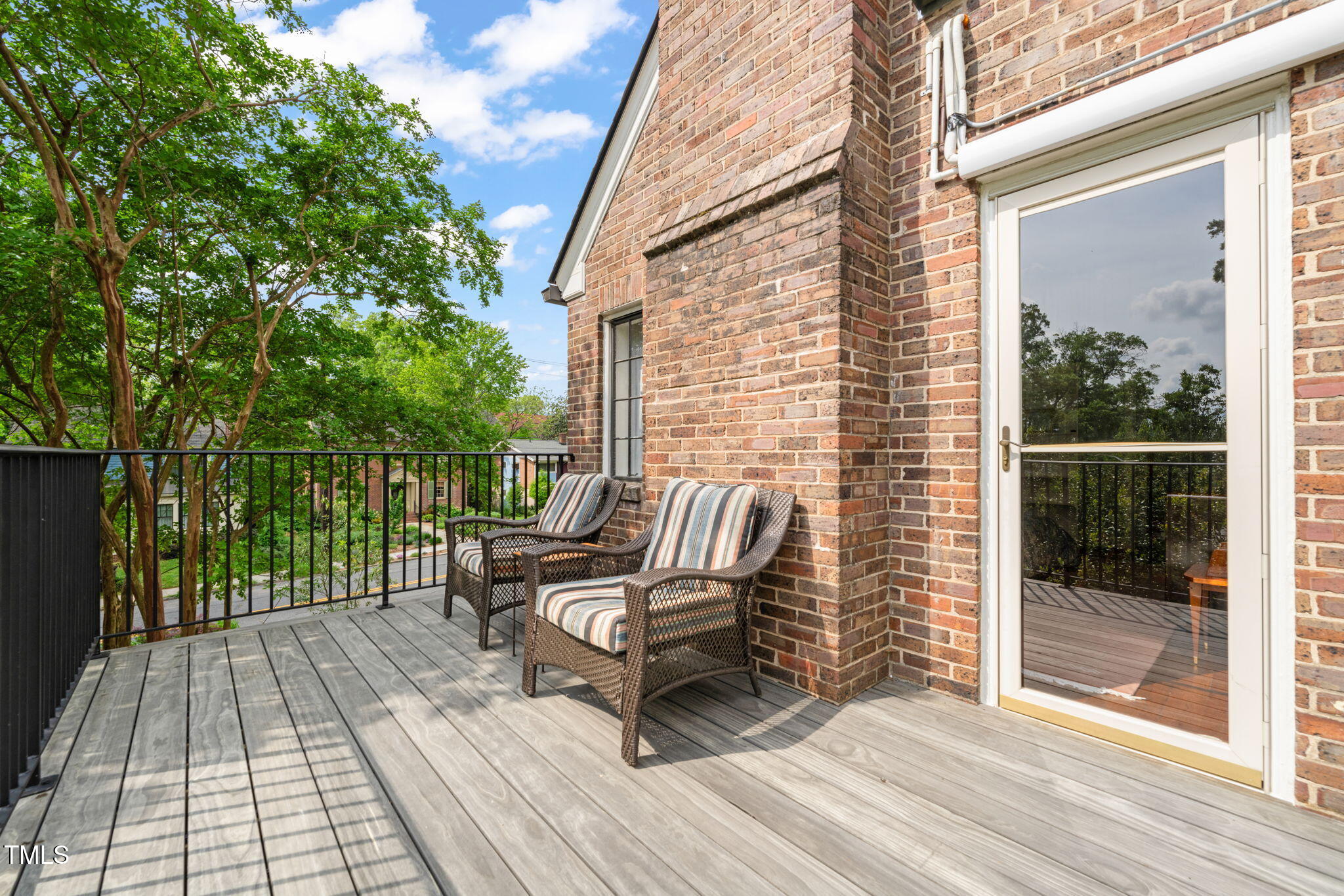 1024 W Markham Avenue