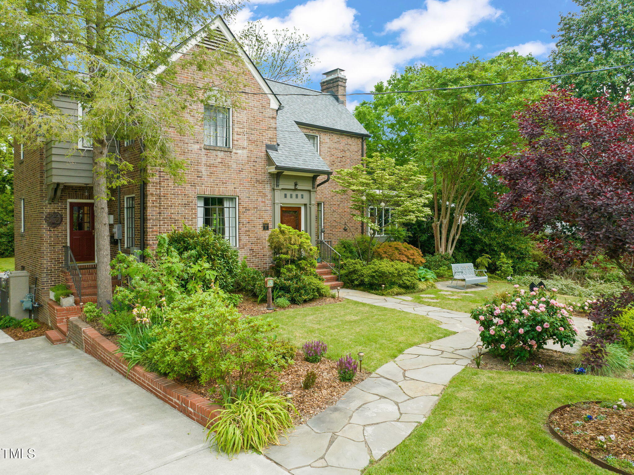 1024 W Markham Avenue