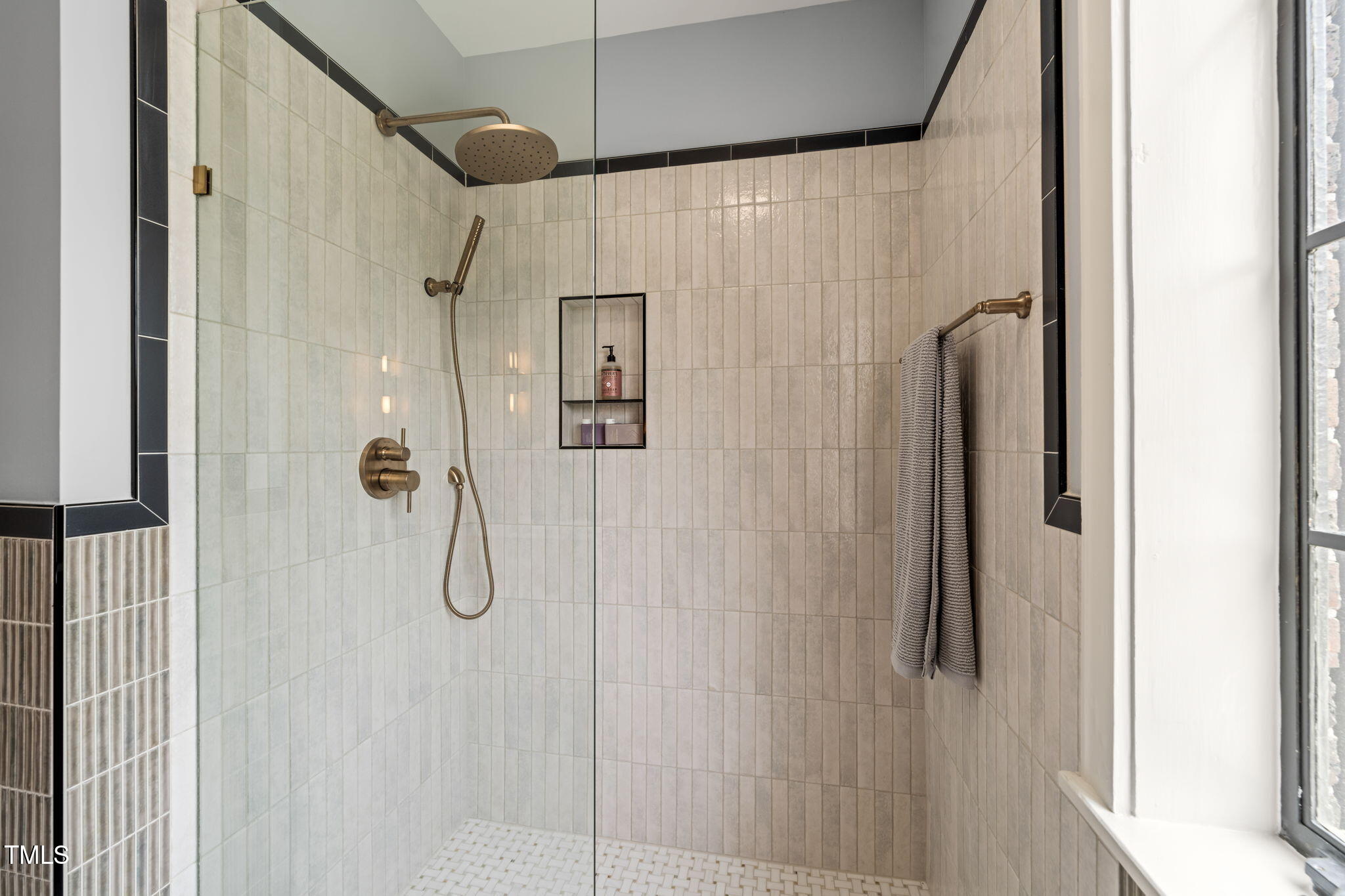 1024 W Markham Avenue