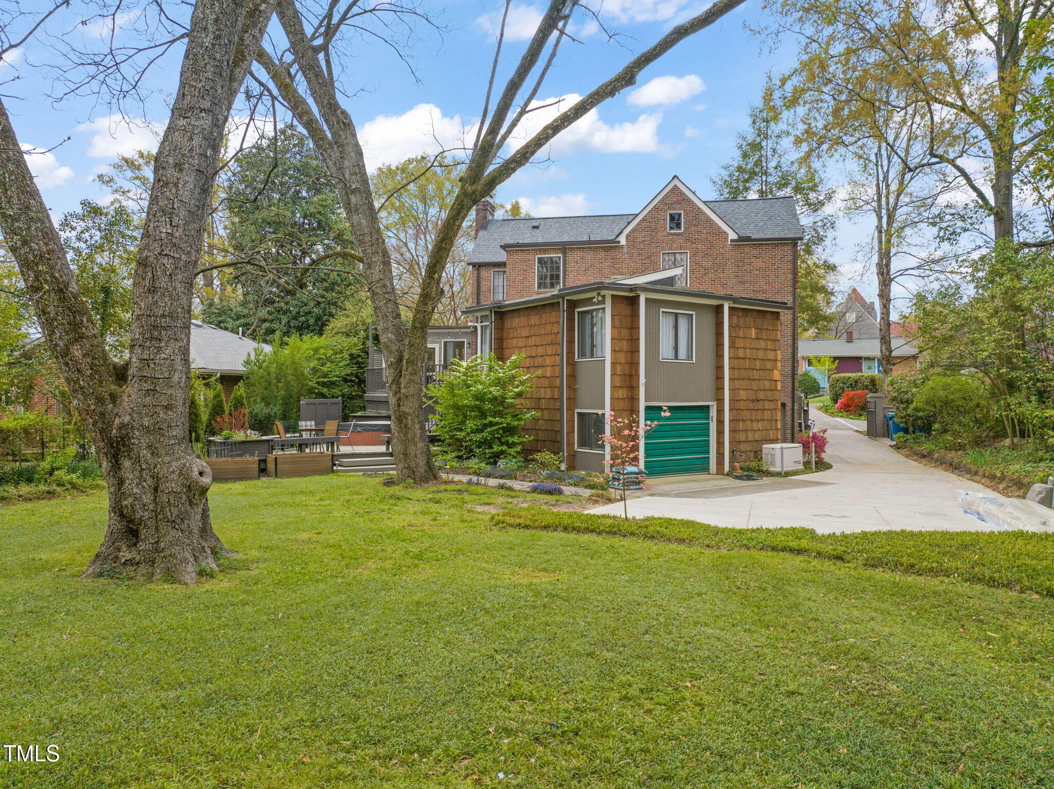 1024 W Markham Avenue