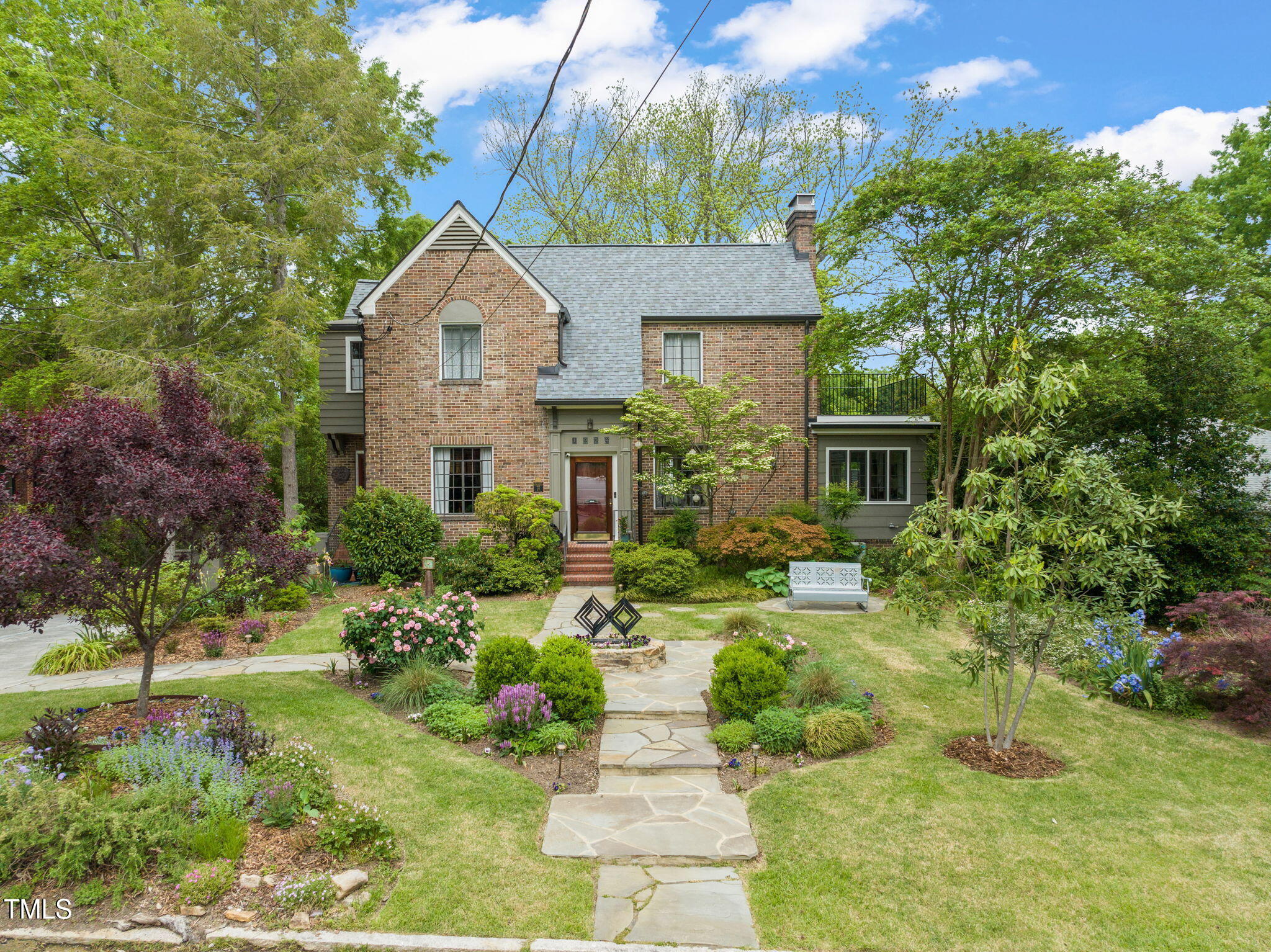 1024 W Markham Avenue