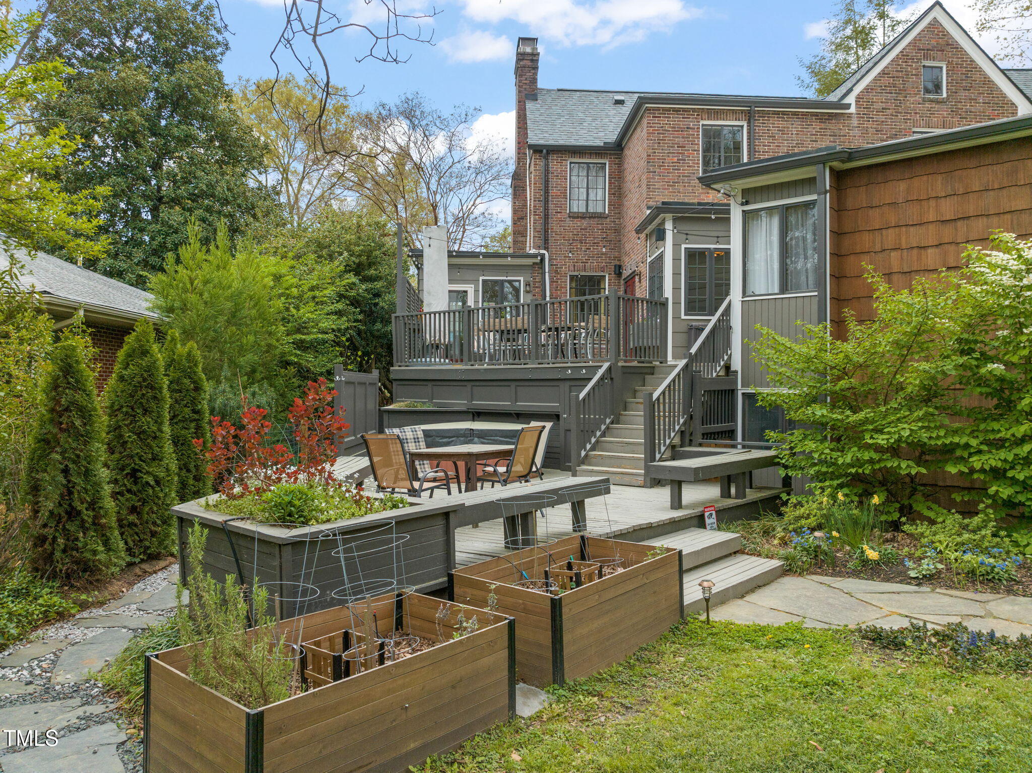 1024 W Markham Avenue