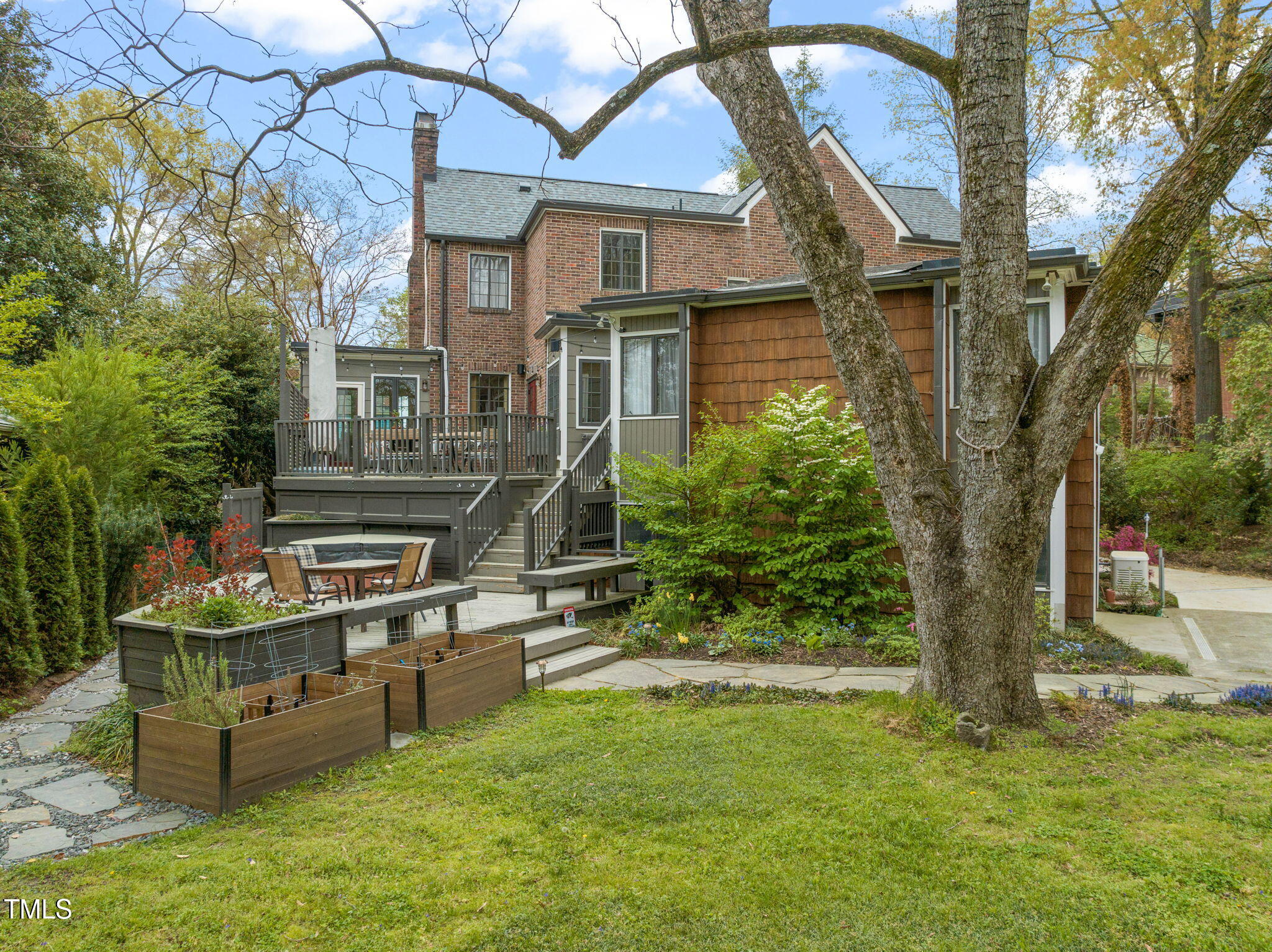 1024 W Markham Avenue