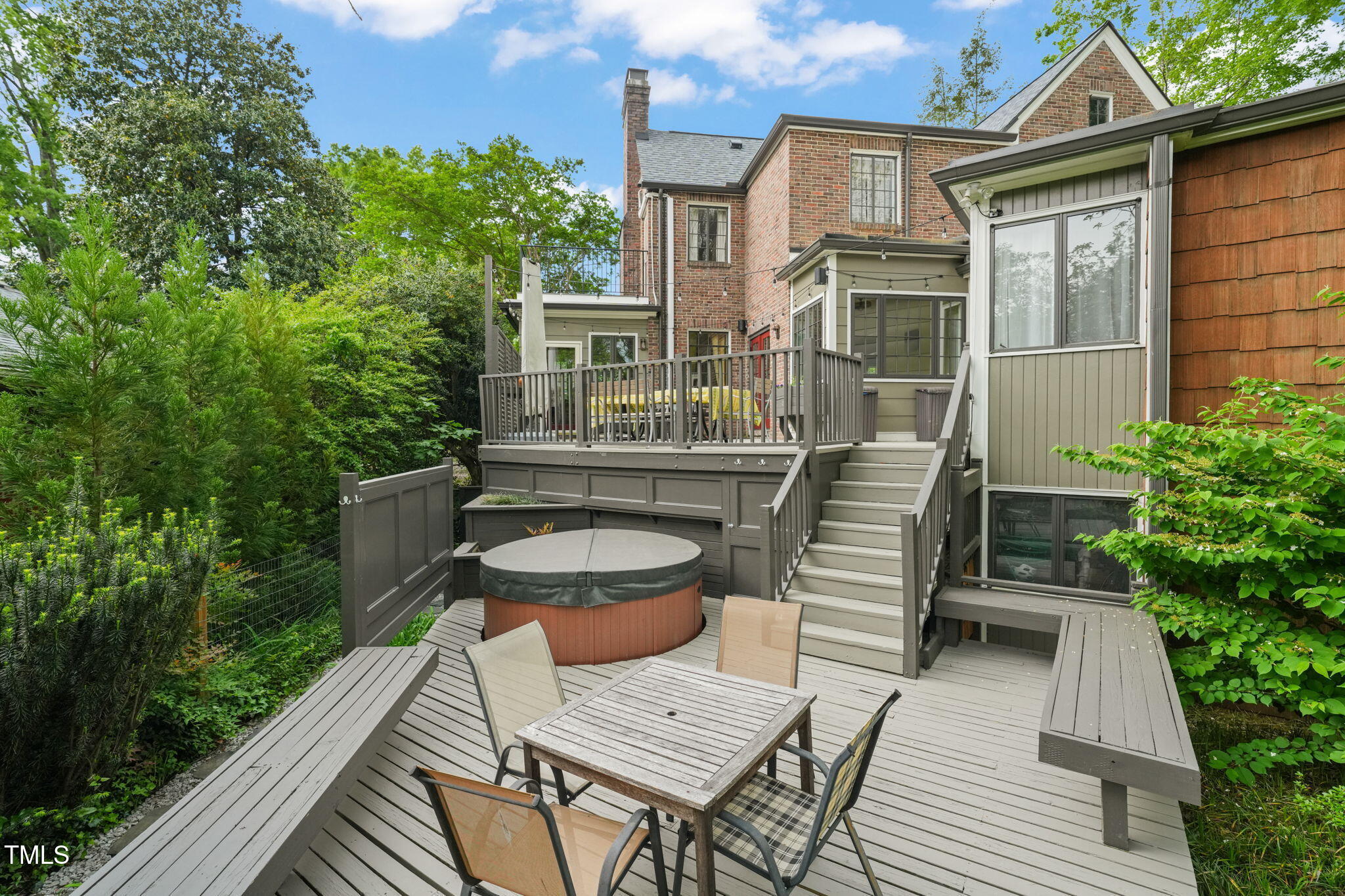 1024 W Markham Avenue