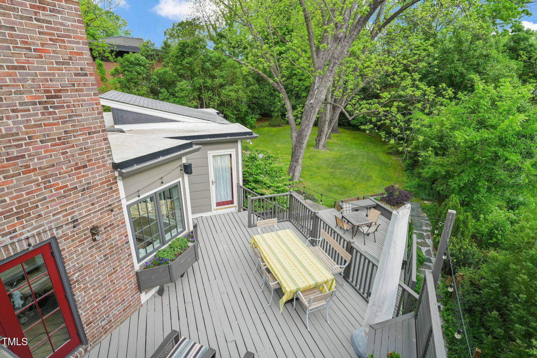 1024 W Markham Avenue