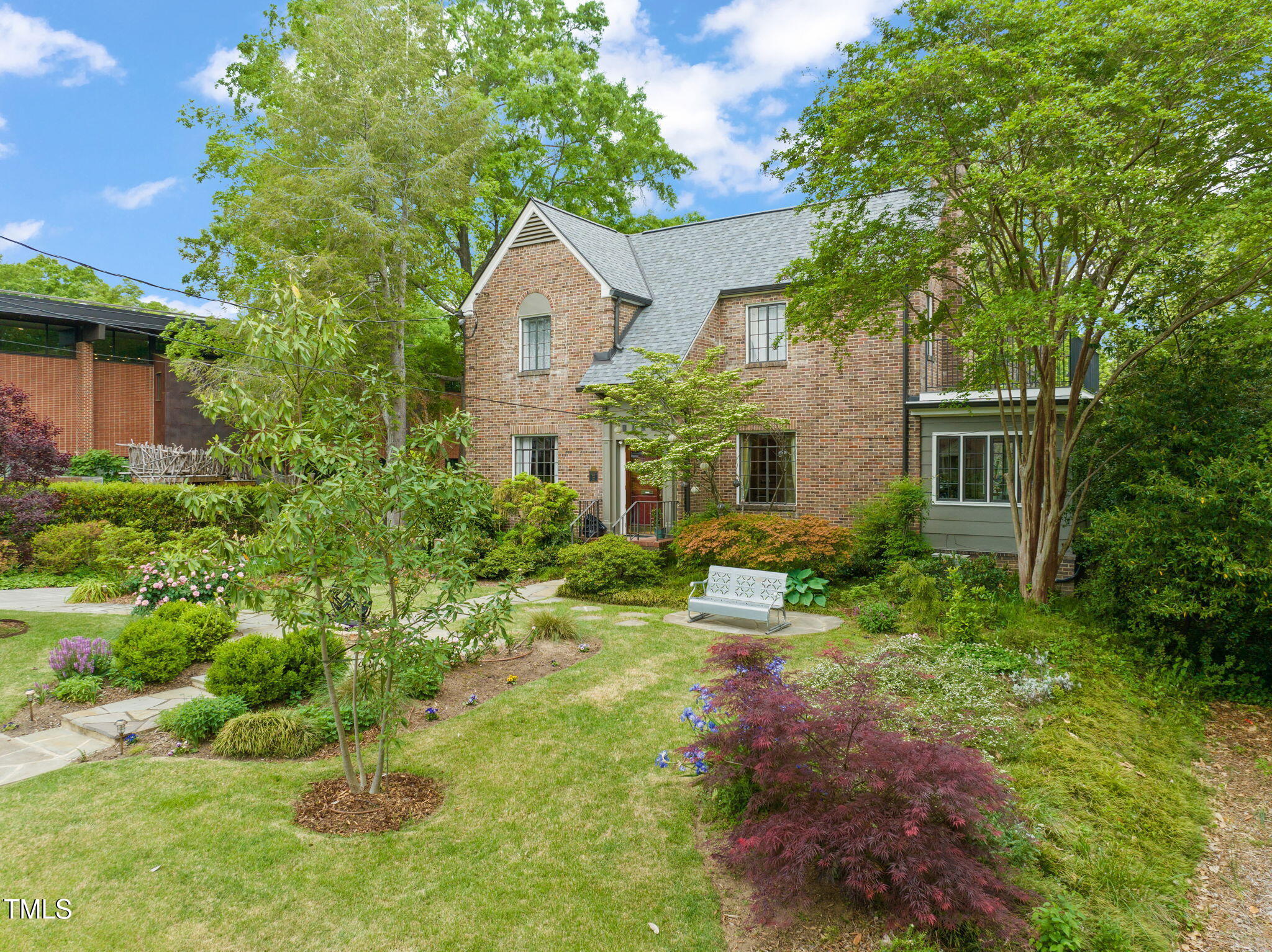 1024 W Markham Avenue