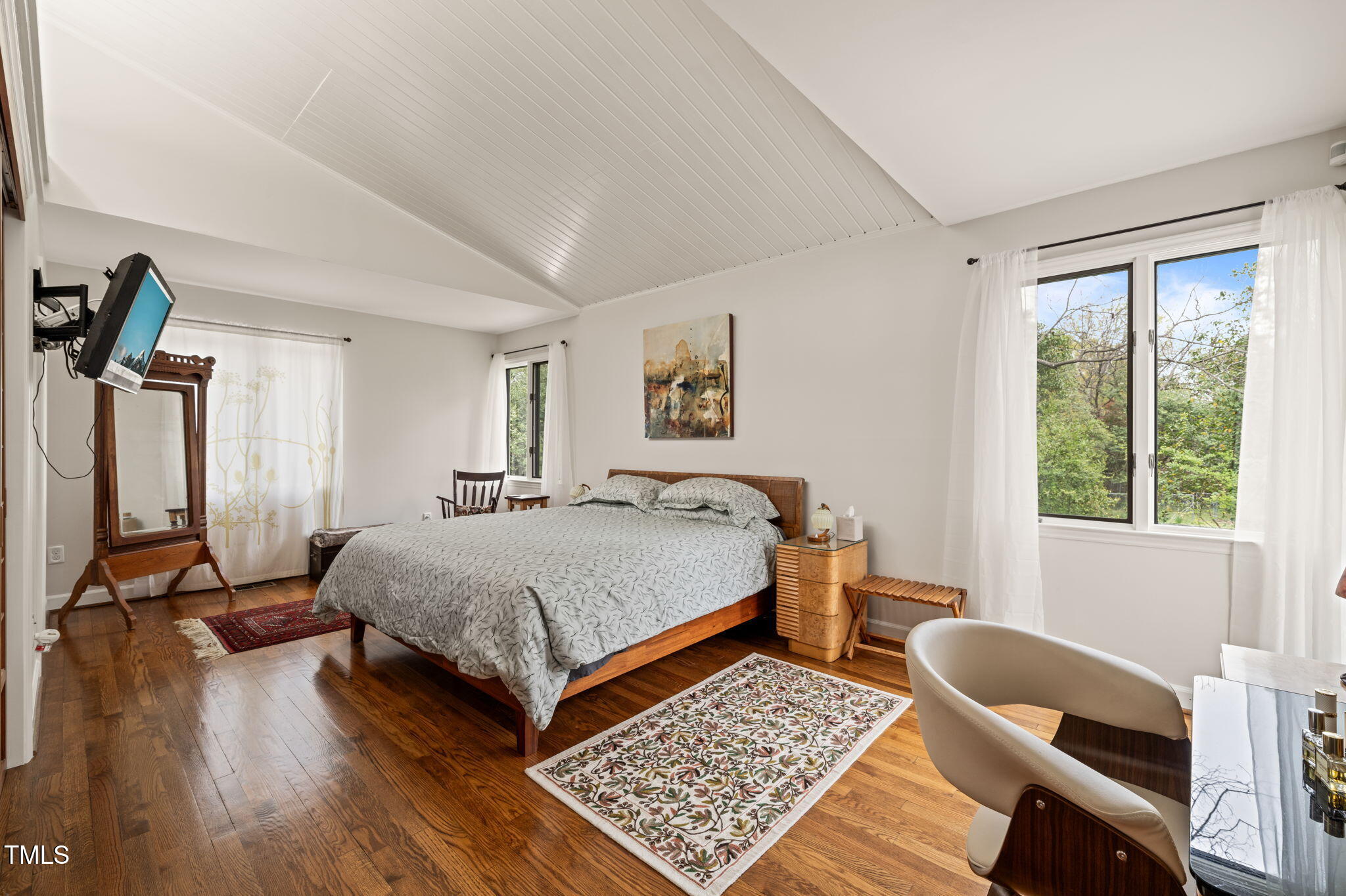 1024 W Markham Avenue