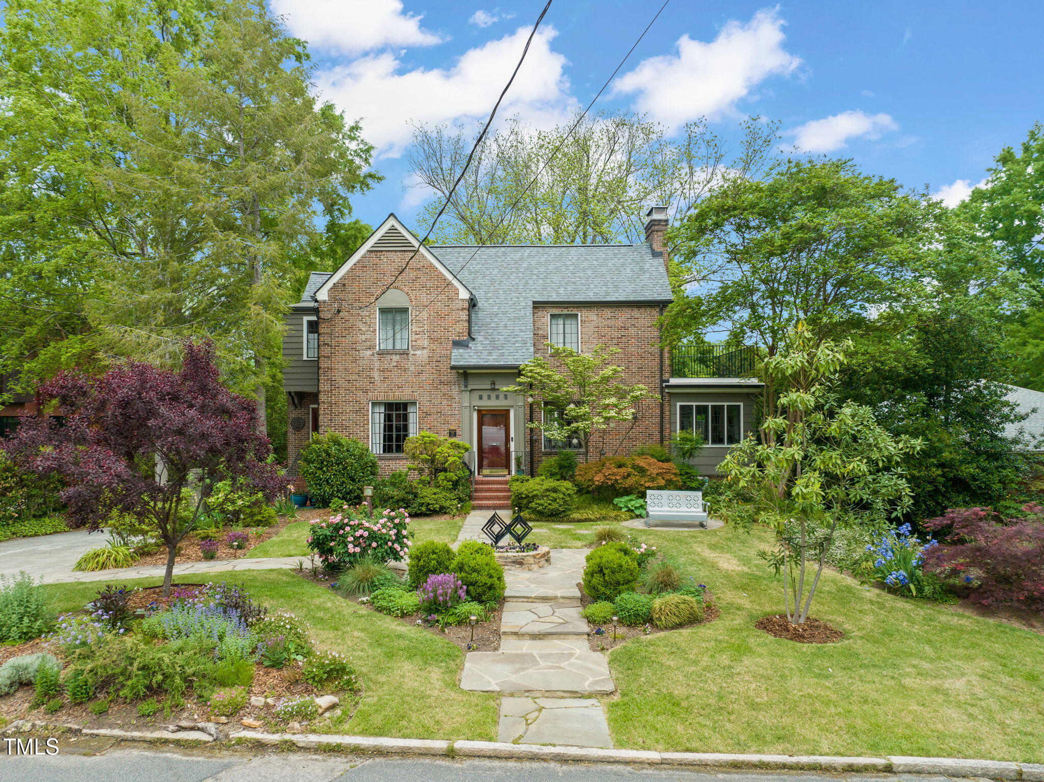 1024 W Markham Avenue