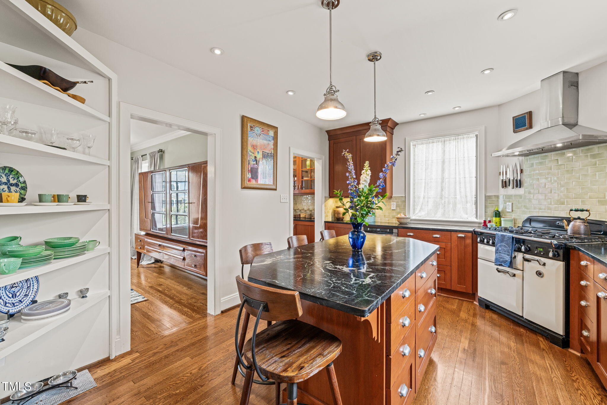 1024 W Markham Avenue