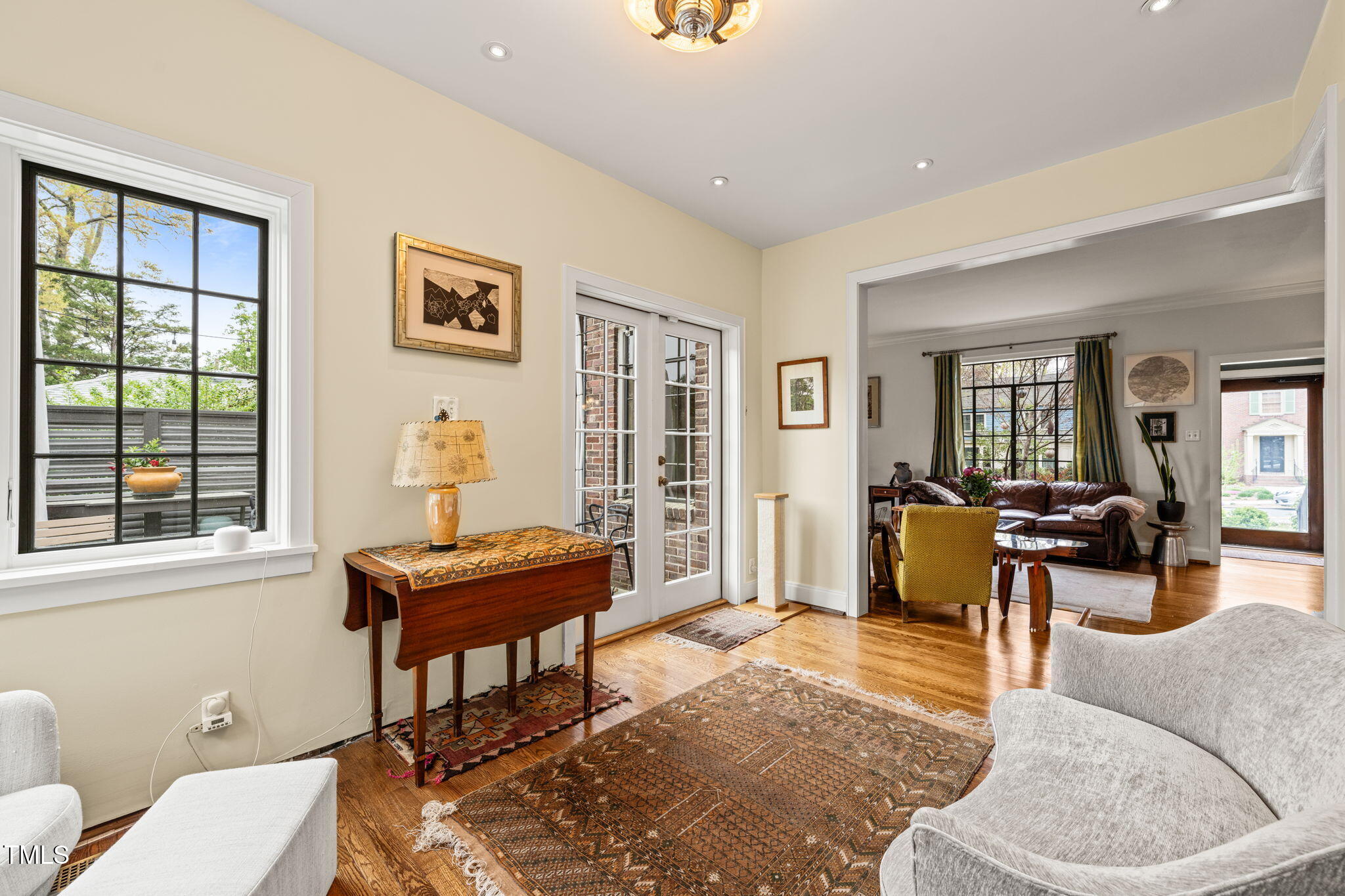 1024 W Markham Avenue