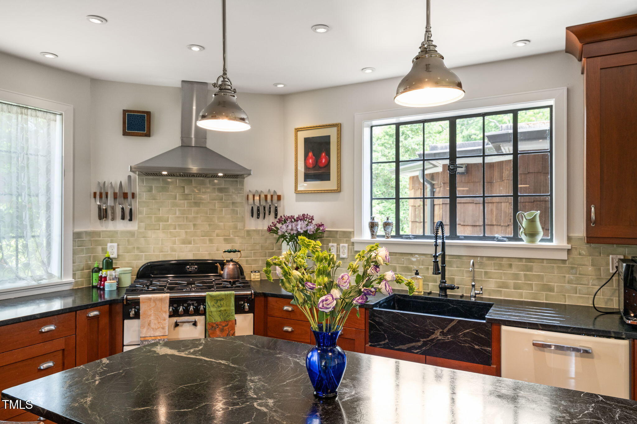 1024 W Markham Avenue