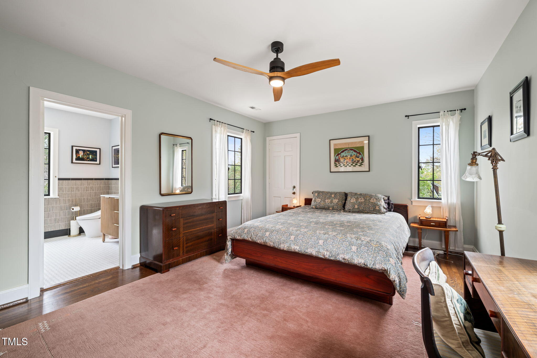 1024 W Markham Avenue