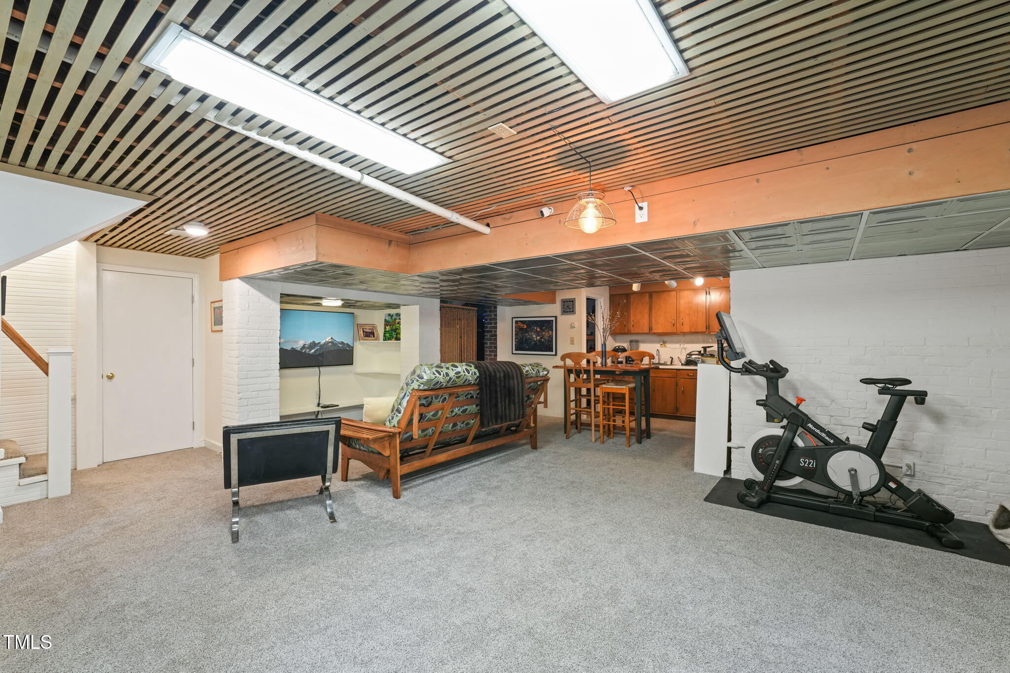 1024 W Markham Avenue