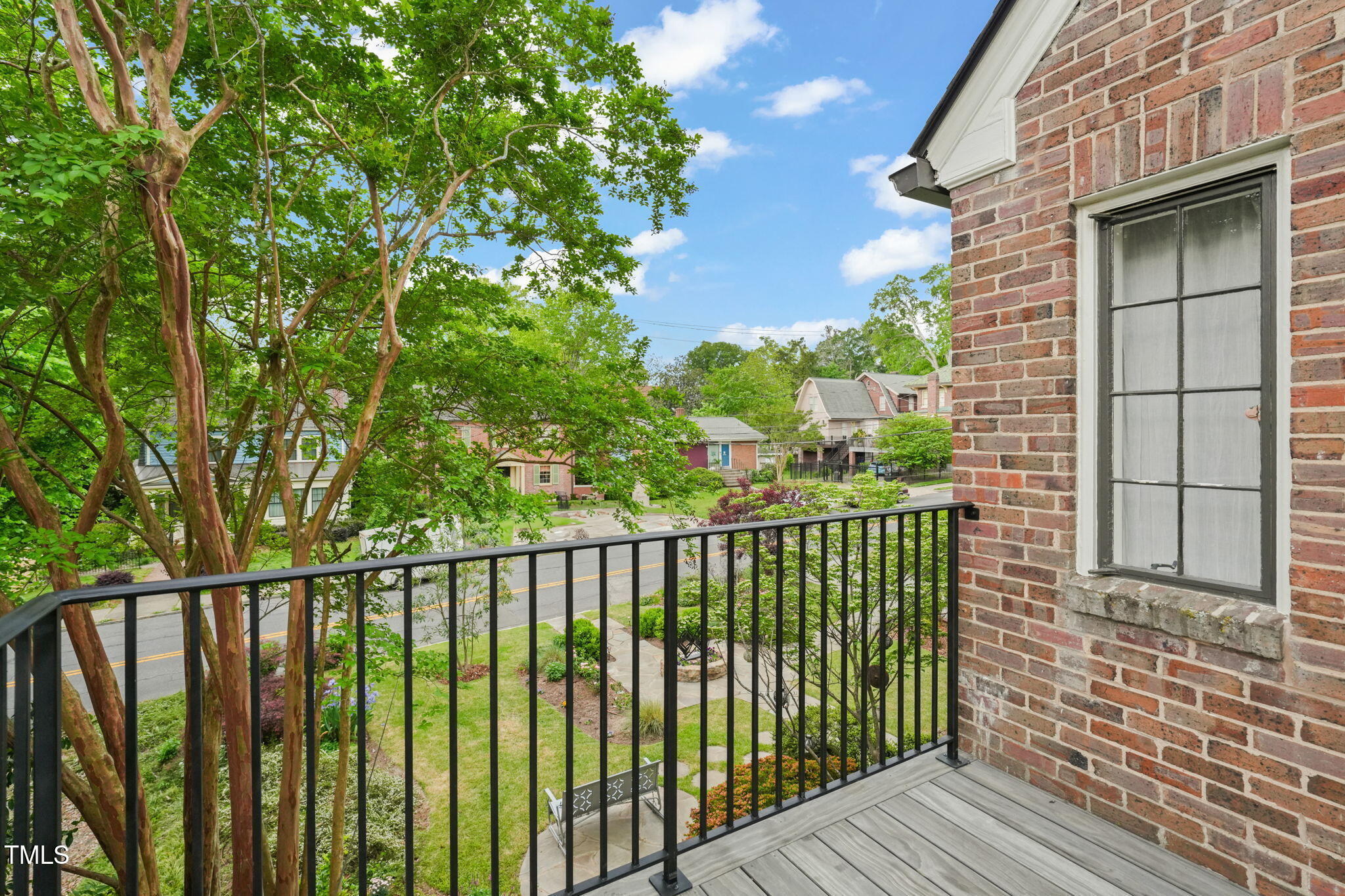 1024 W Markham Avenue