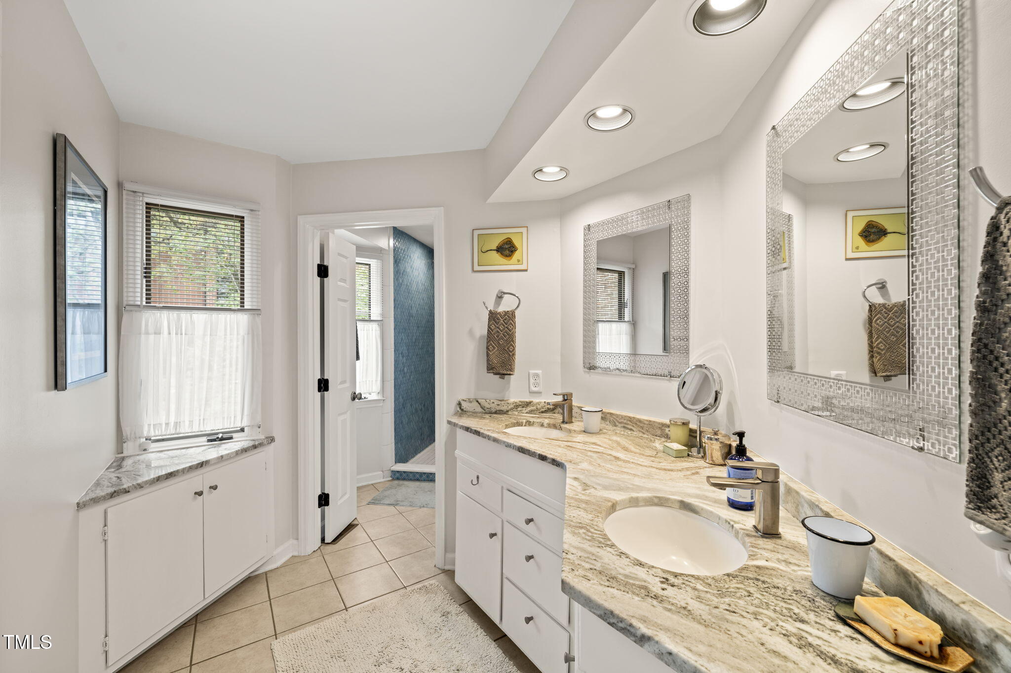 1024 W Markham Avenue