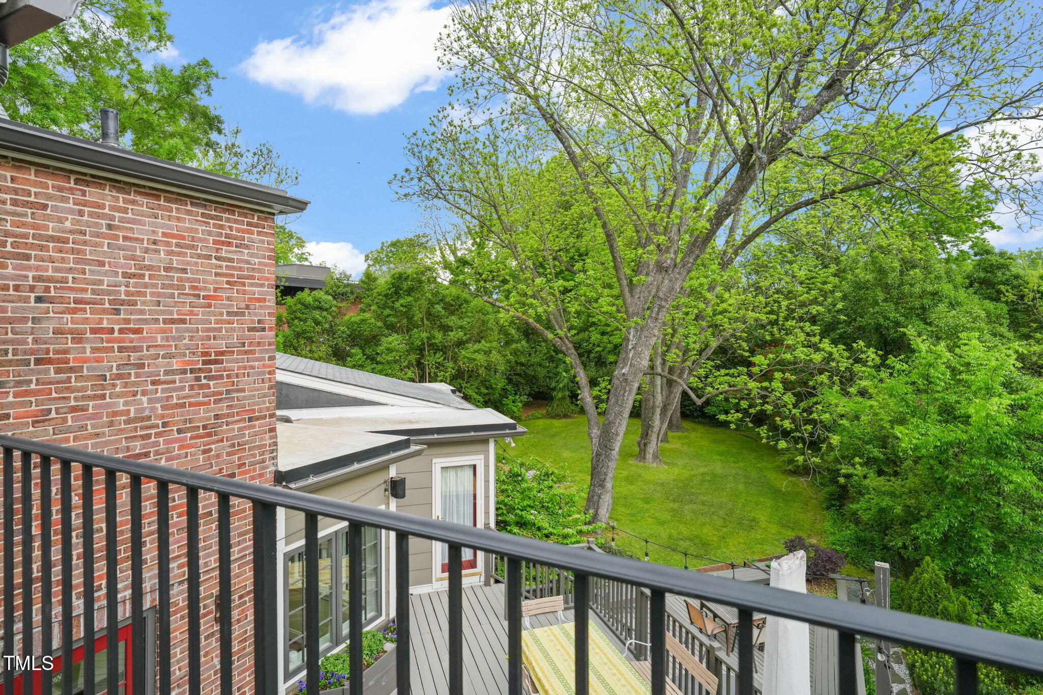 1024 W Markham Avenue