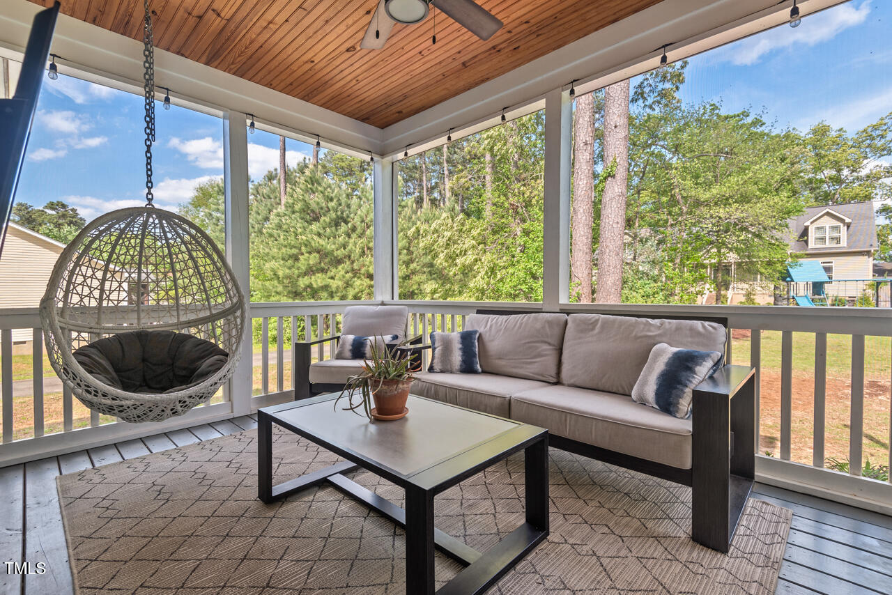 1427 Bungalow Avenue