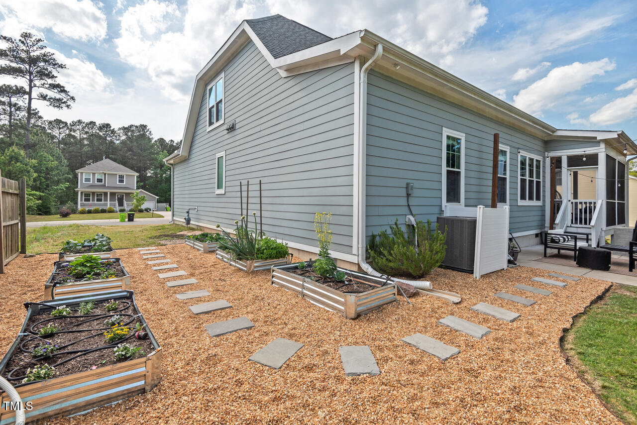 1427 Bungalow Avenue