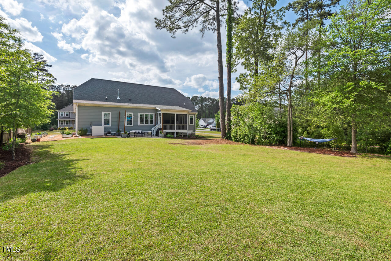 1427 Bungalow Avenue