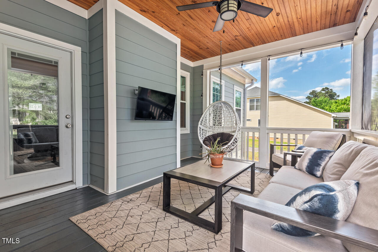 1427 Bungalow Avenue