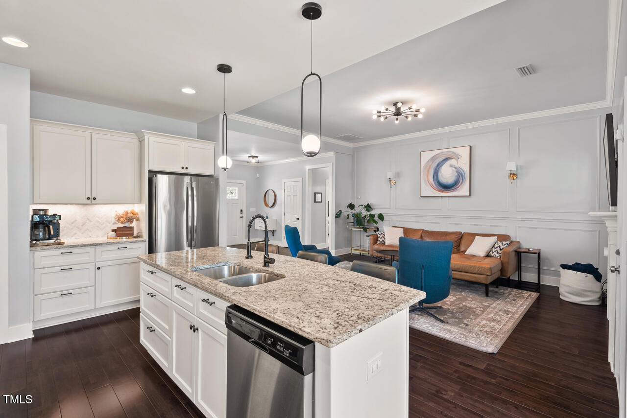 1427 Bungalow Avenue